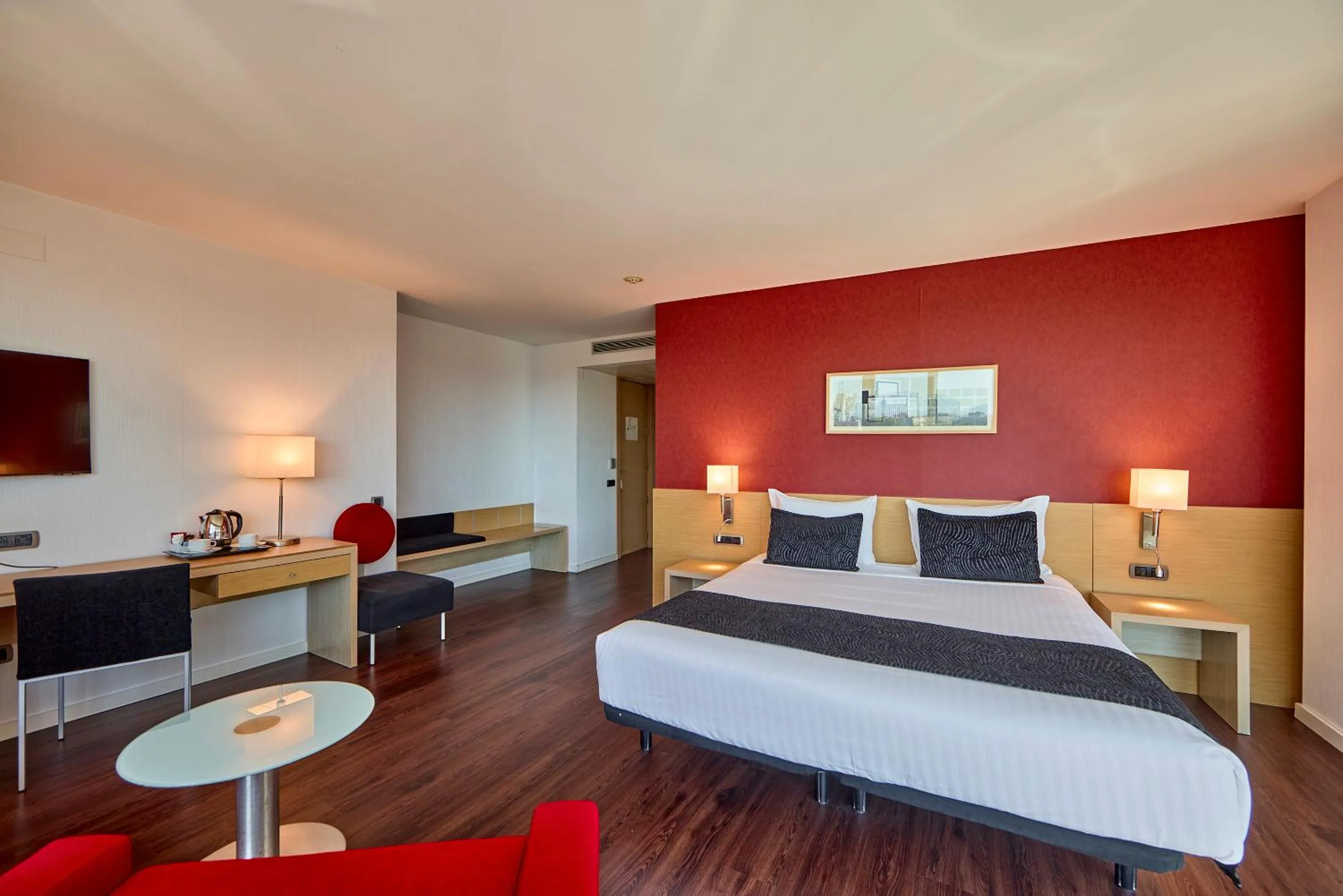 Photo of the whole room, Bed in Civis Luz Castellón 4*S