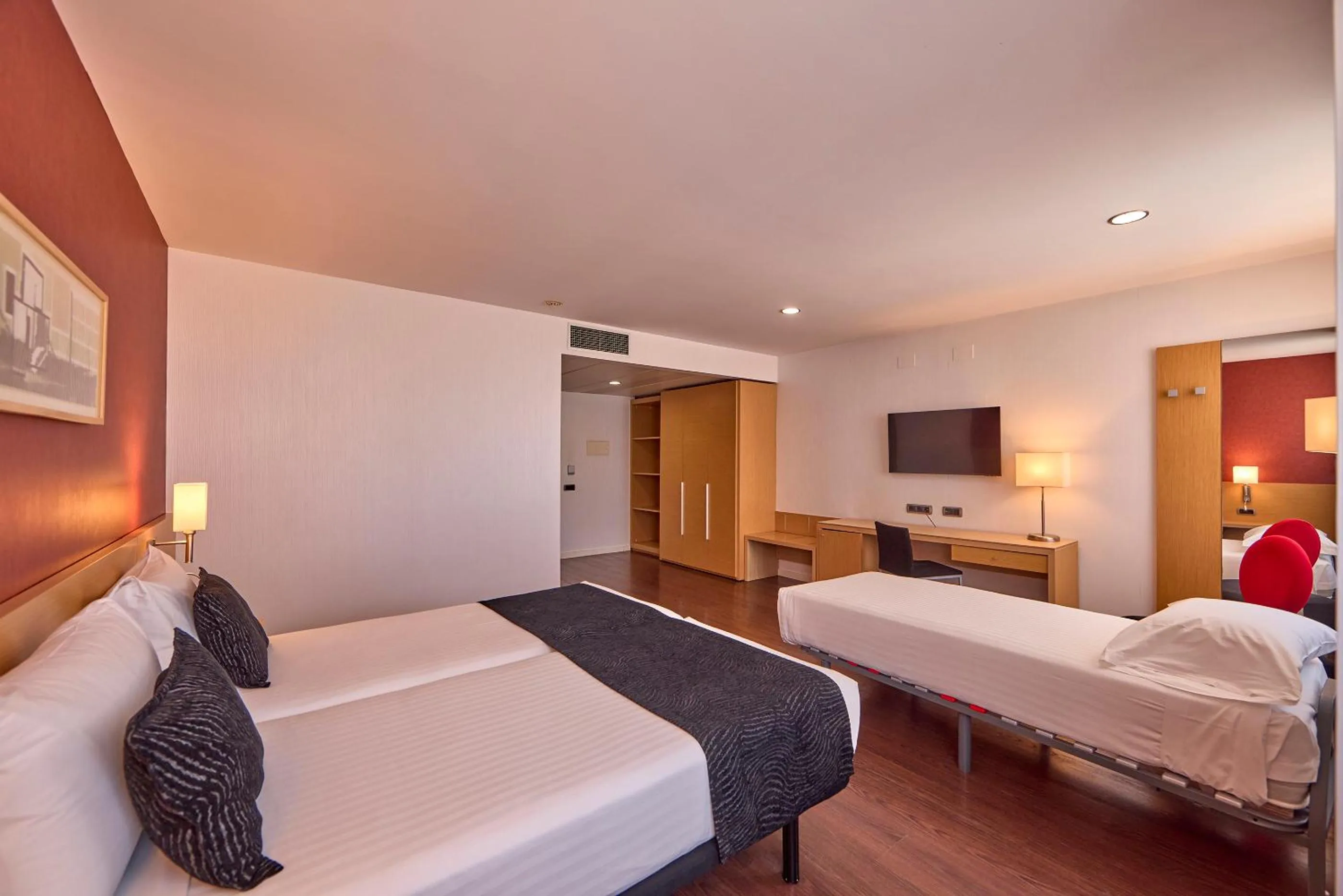 Bed in Civis Luz Castellón 4*S