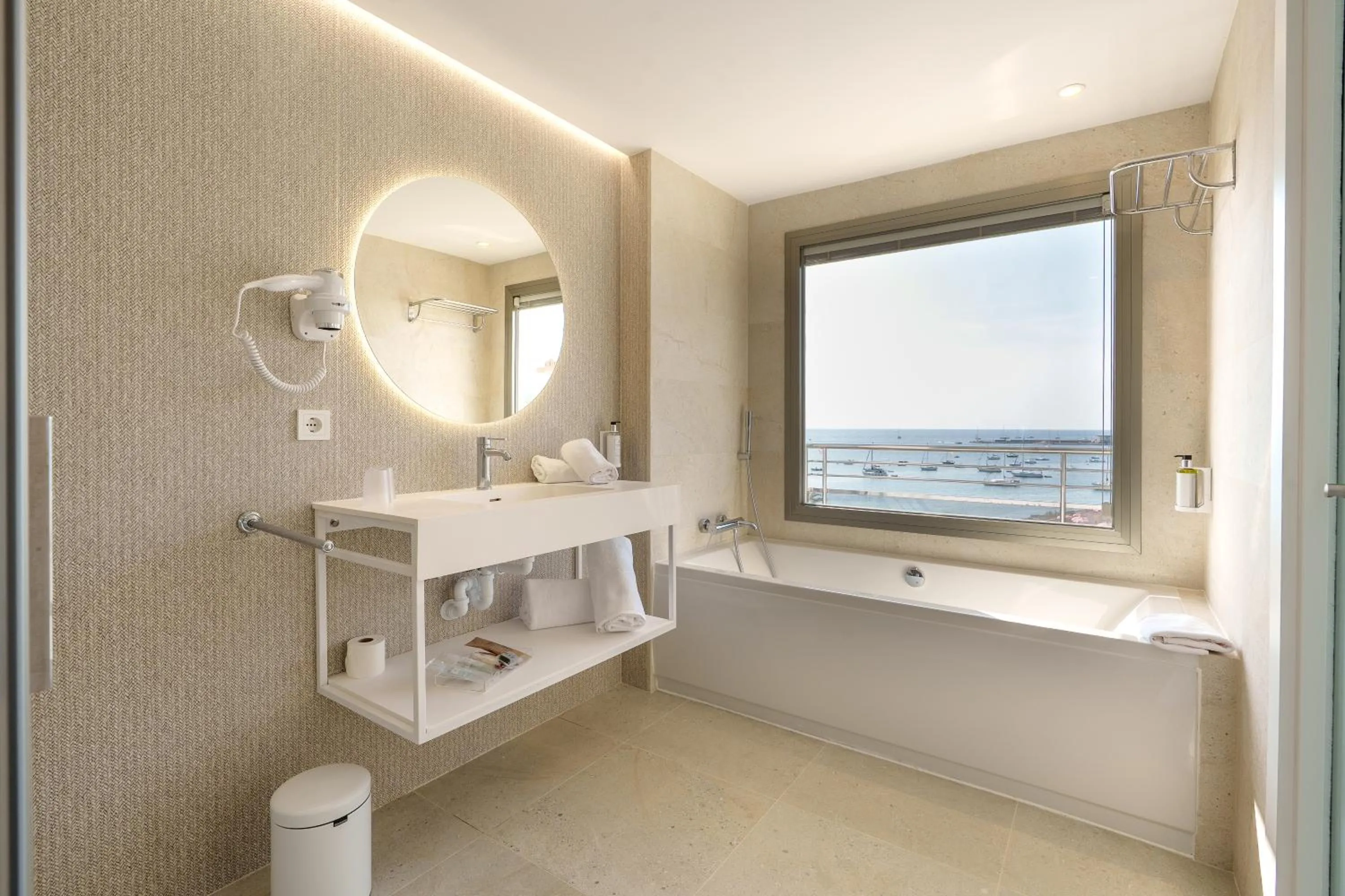 Bathroom in Bellamar Hotel Beach & Spa