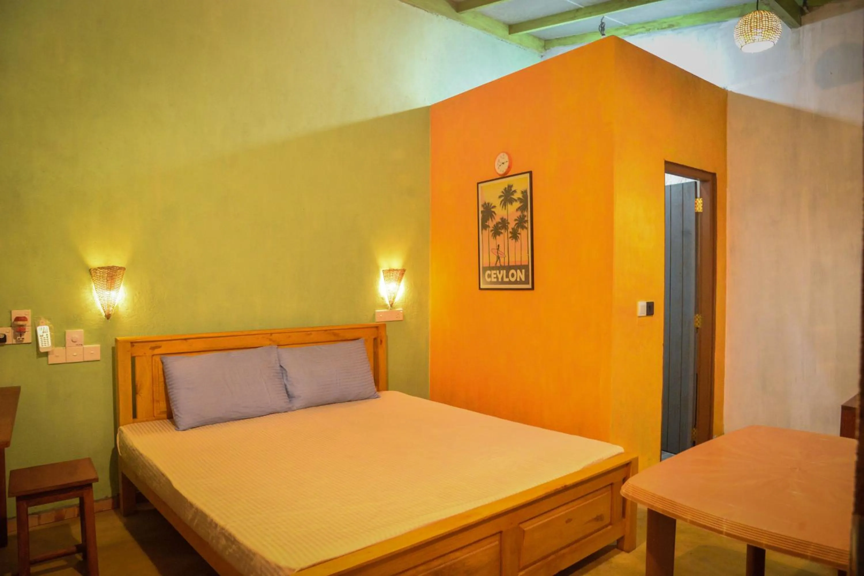 Bedroom, Bed in Red Eyes Cottage-Hikkaduwa