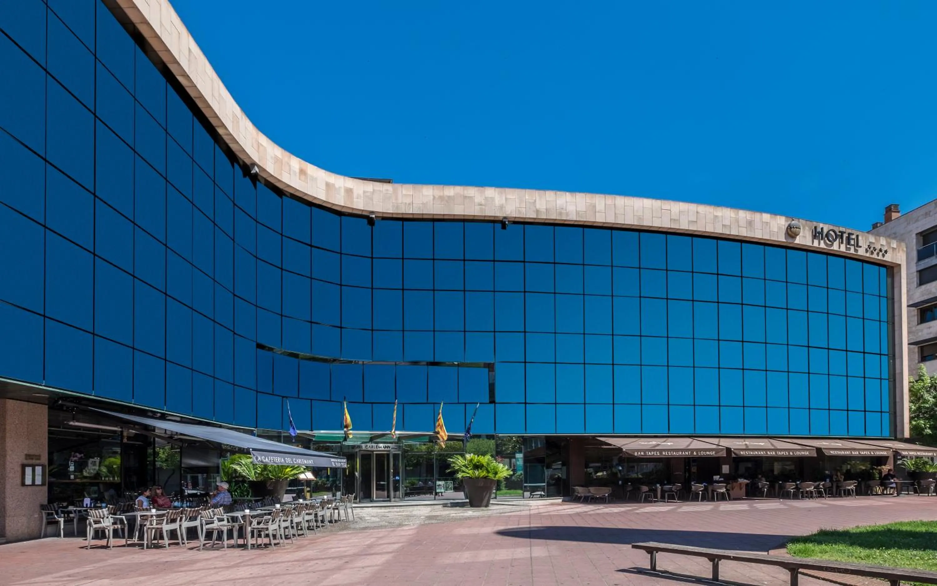 Property building in Carlemany Girona