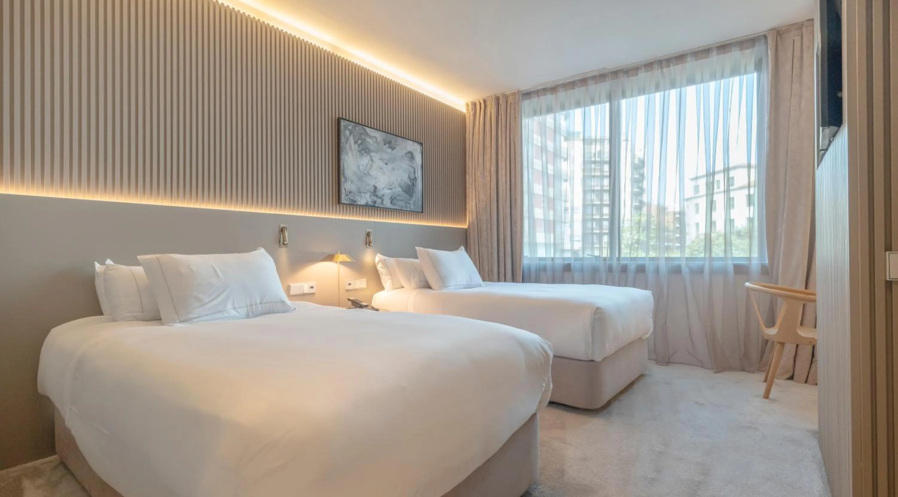 Photo of the whole room, Bed in Carlemany Girona