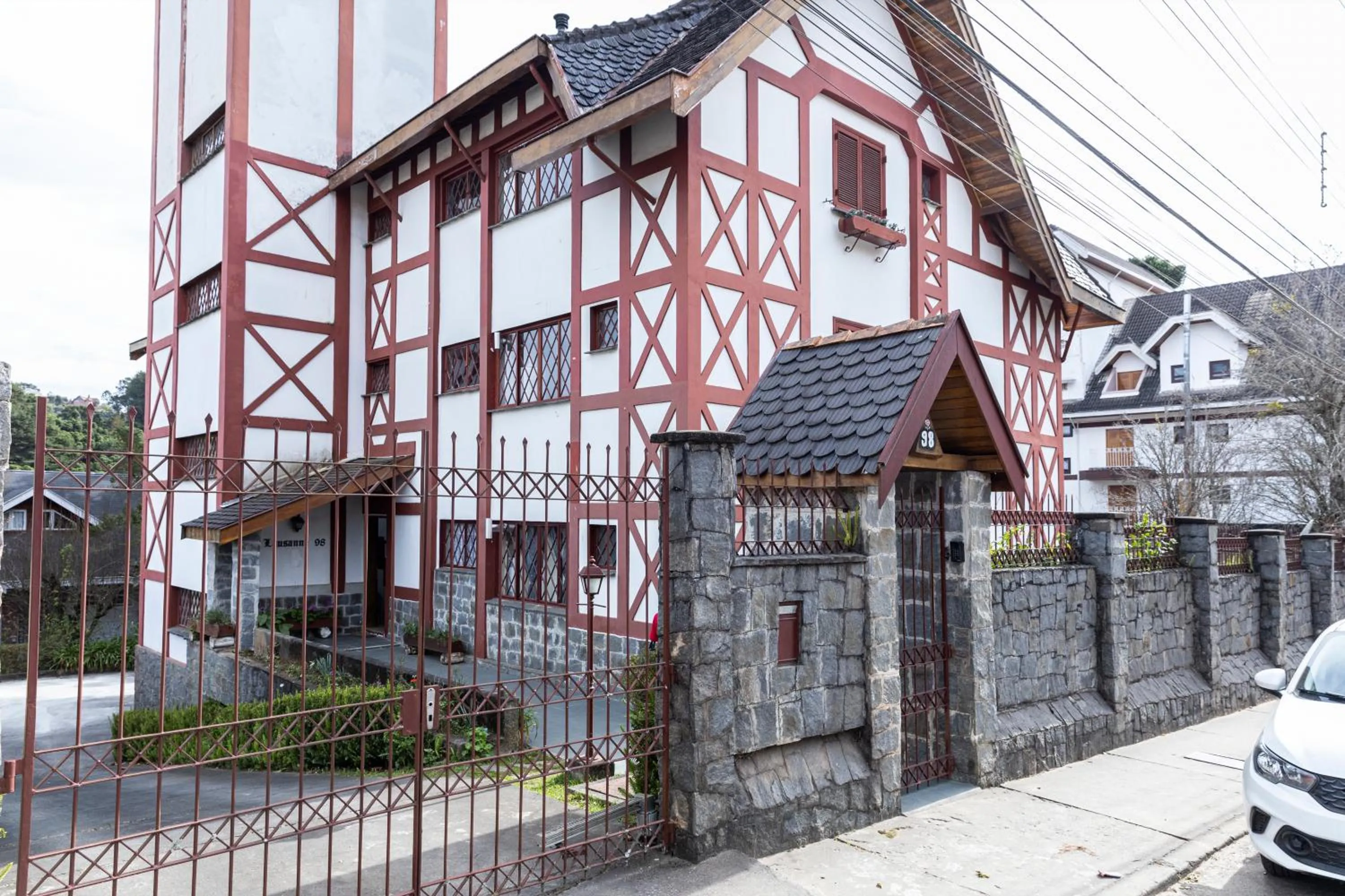 Property building in 3 Quartos no Capivari com Lareira