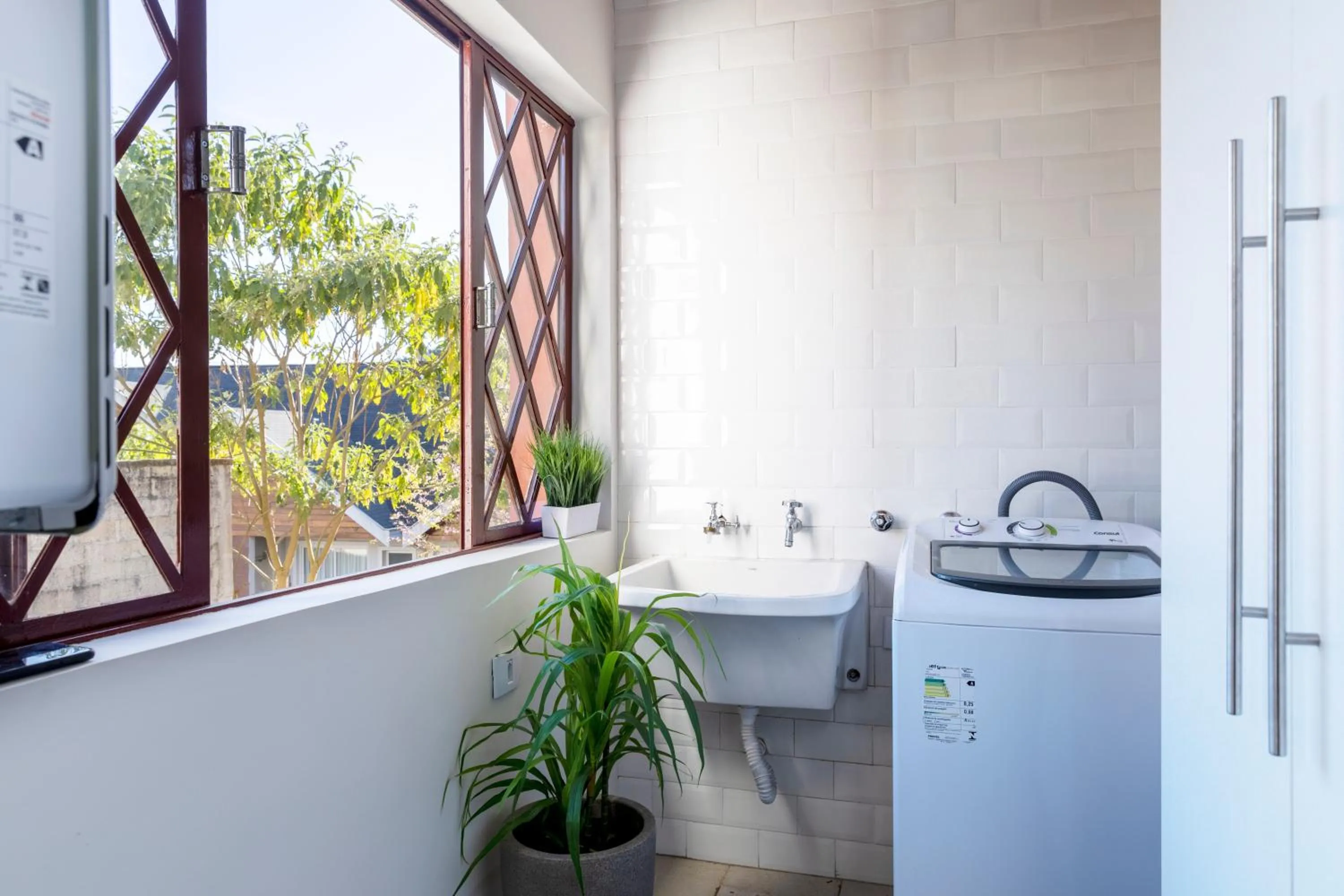 View (from property/room) in 3 Quartos no Capivari com Lareira