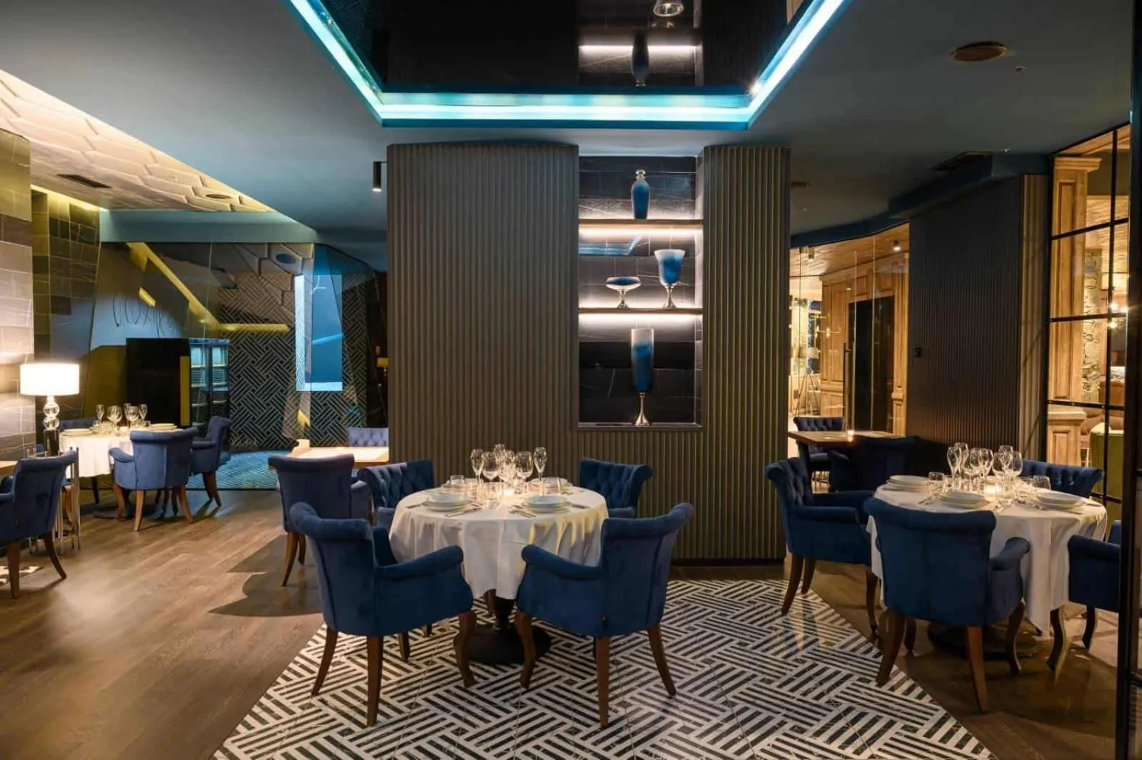 Restaurant/places to eat in Grand Hotel Therme