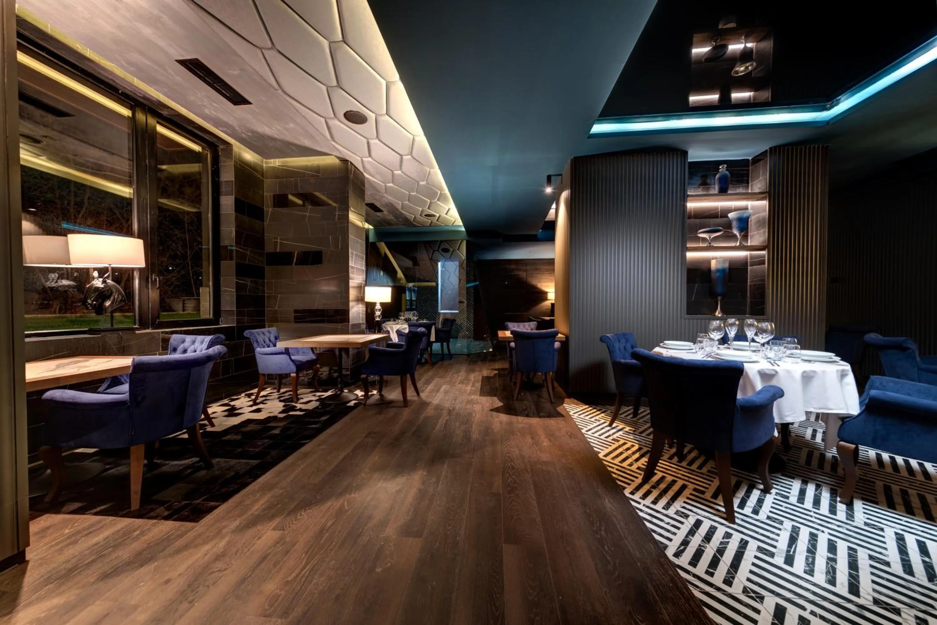 Restaurant/places to eat in Grand Hotel Therme