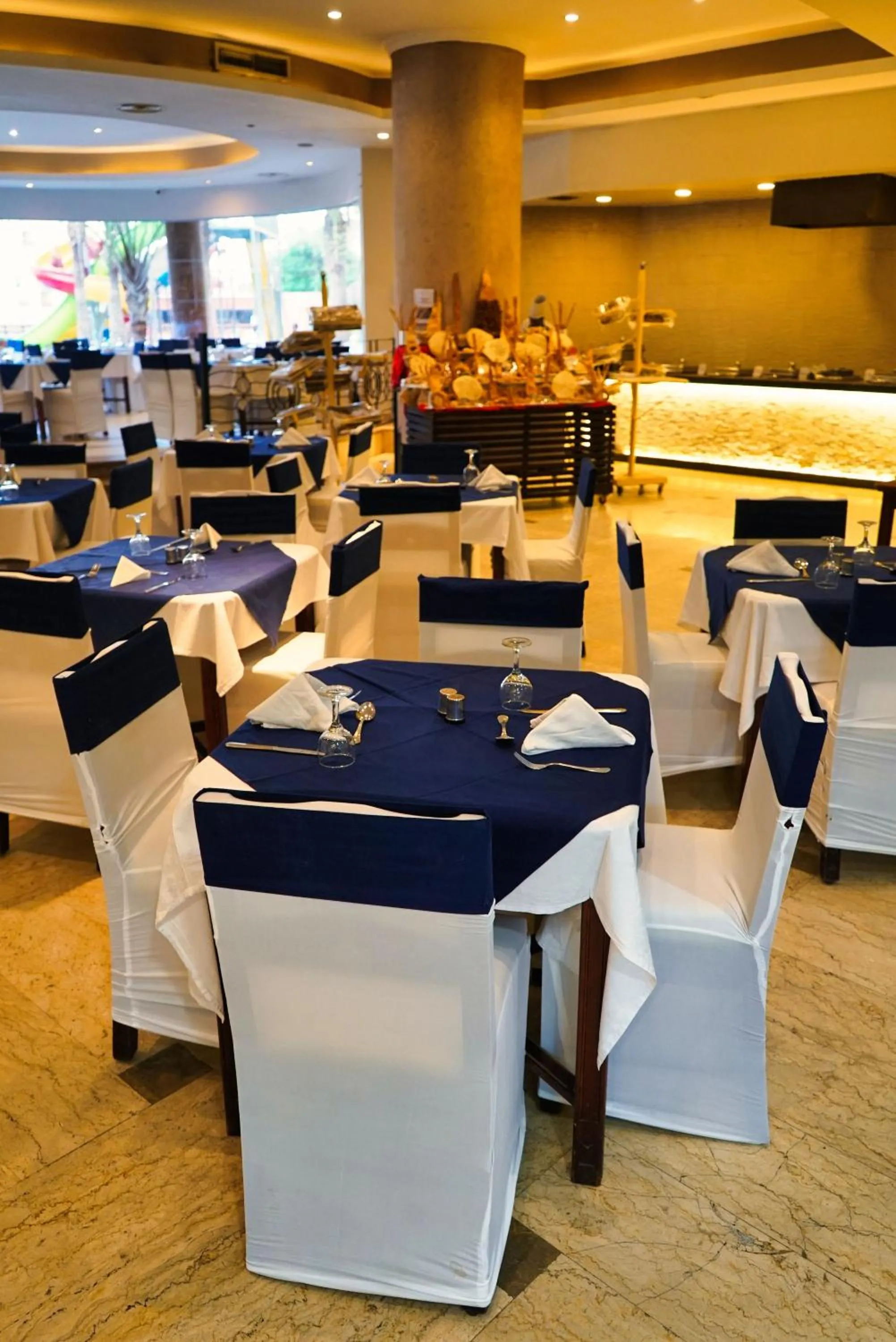 Restaurant/places to eat in Eagles Downtown Zahabia Resort & Aqua Park