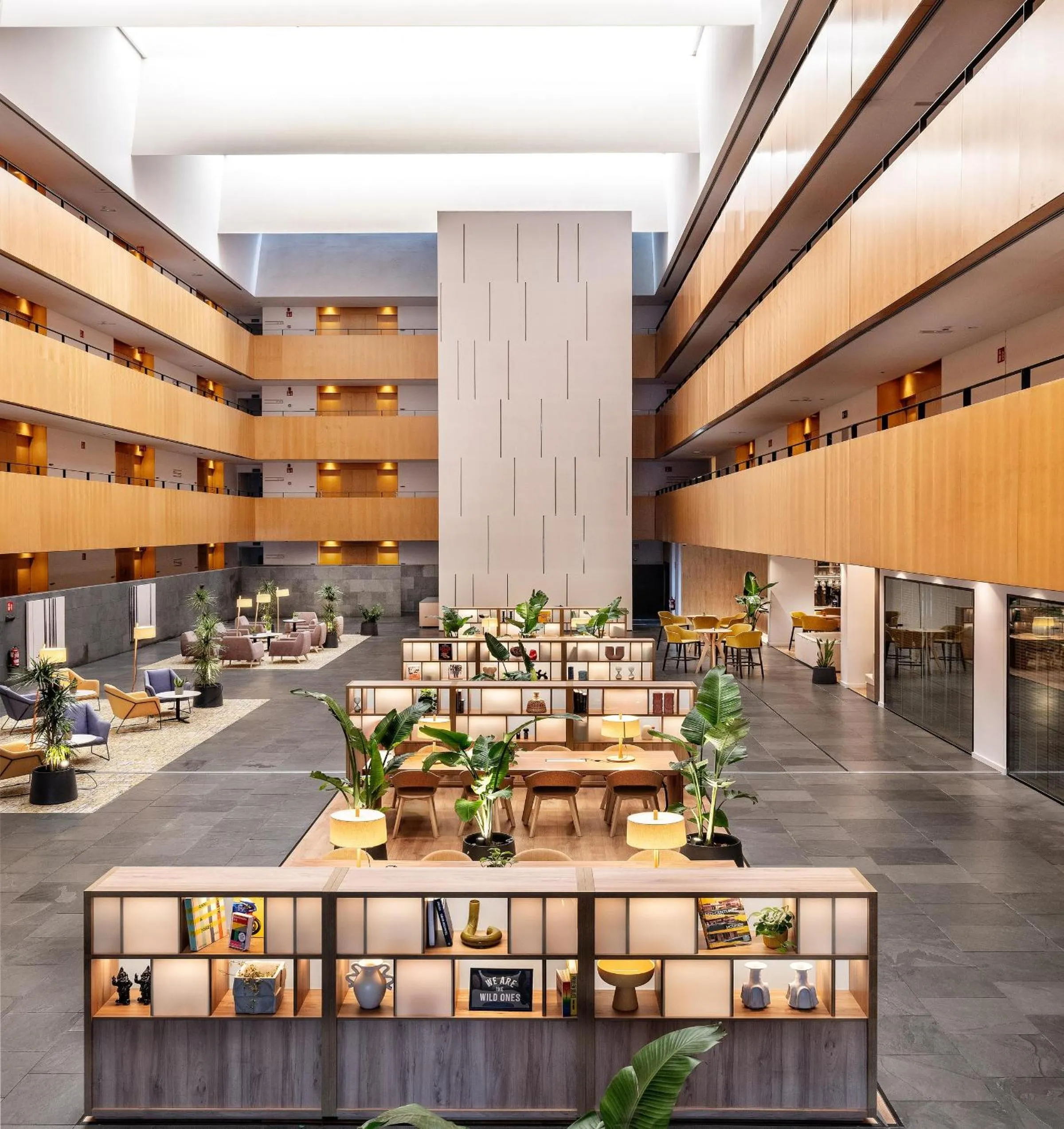 Lobby or reception in INNSiDE by Meliá Barcelona Aeropuerto