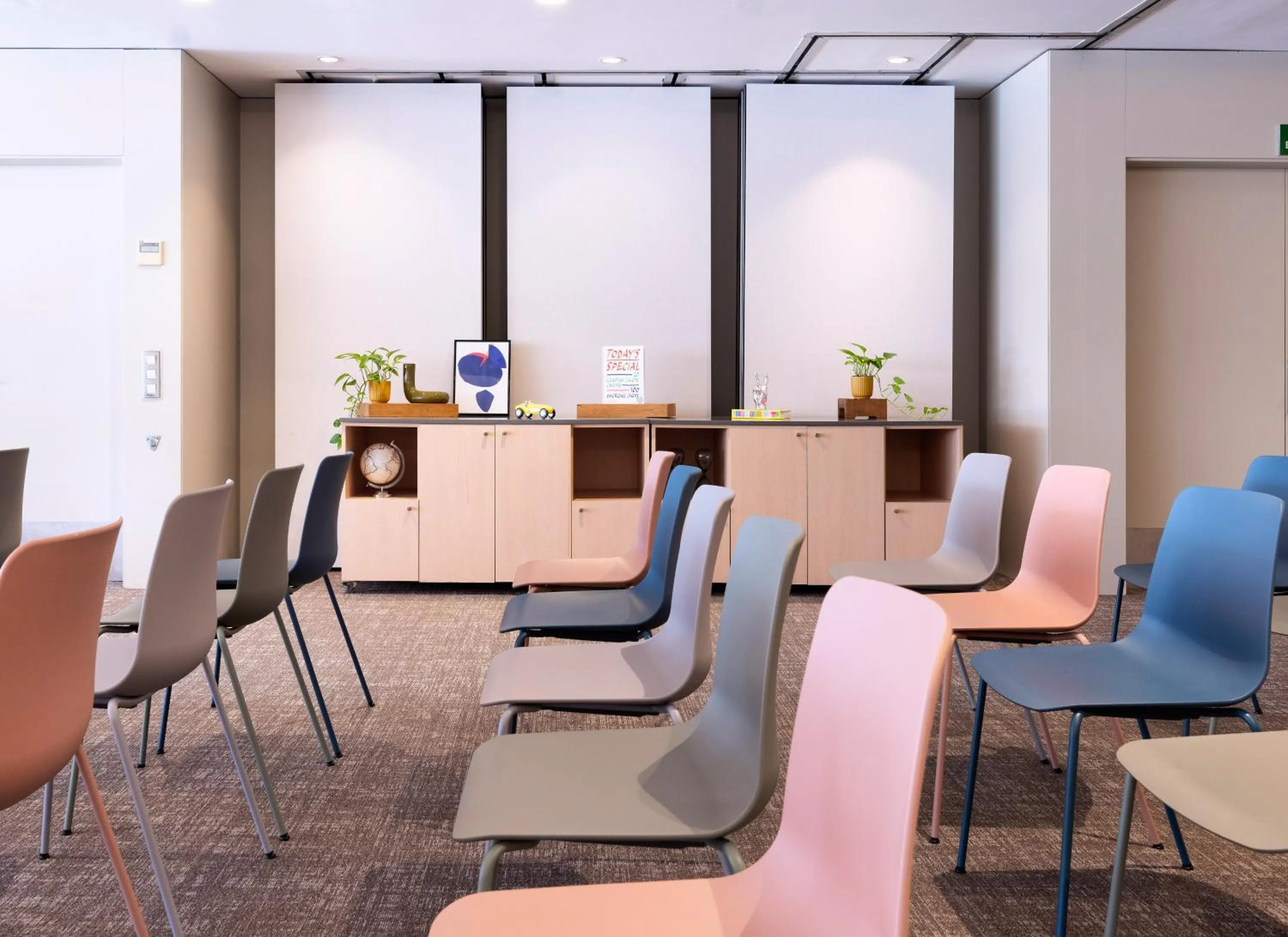 Living room in INNSiDE by Meliá Barcelona Aeropuerto