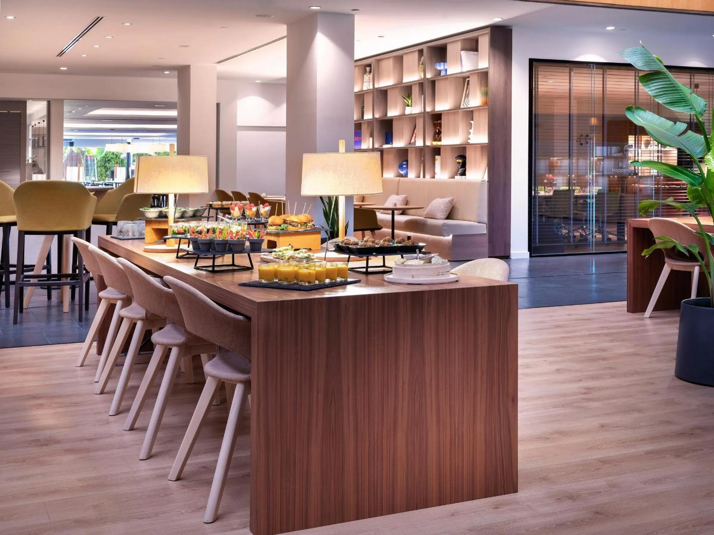 Restaurant/places to eat in INNSiDE by Meliá Barcelona Aeropuerto