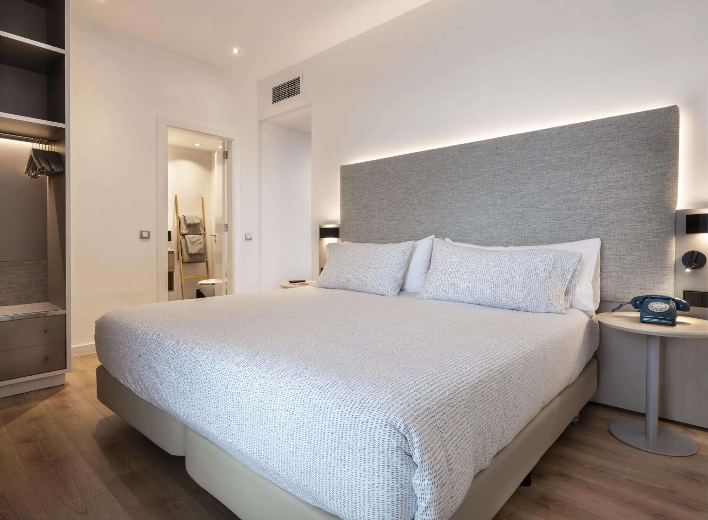 Bed in INNSiDE by Meliá Barcelona Aeropuerto