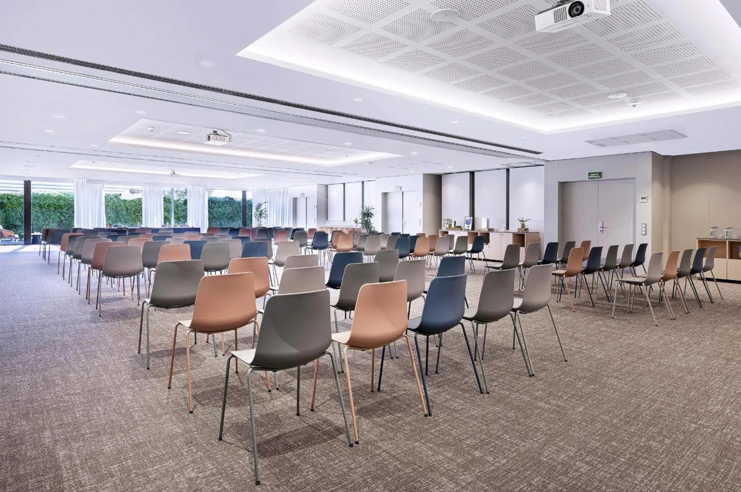 Living room in INNSiDE by Meliá Barcelona Aeropuerto