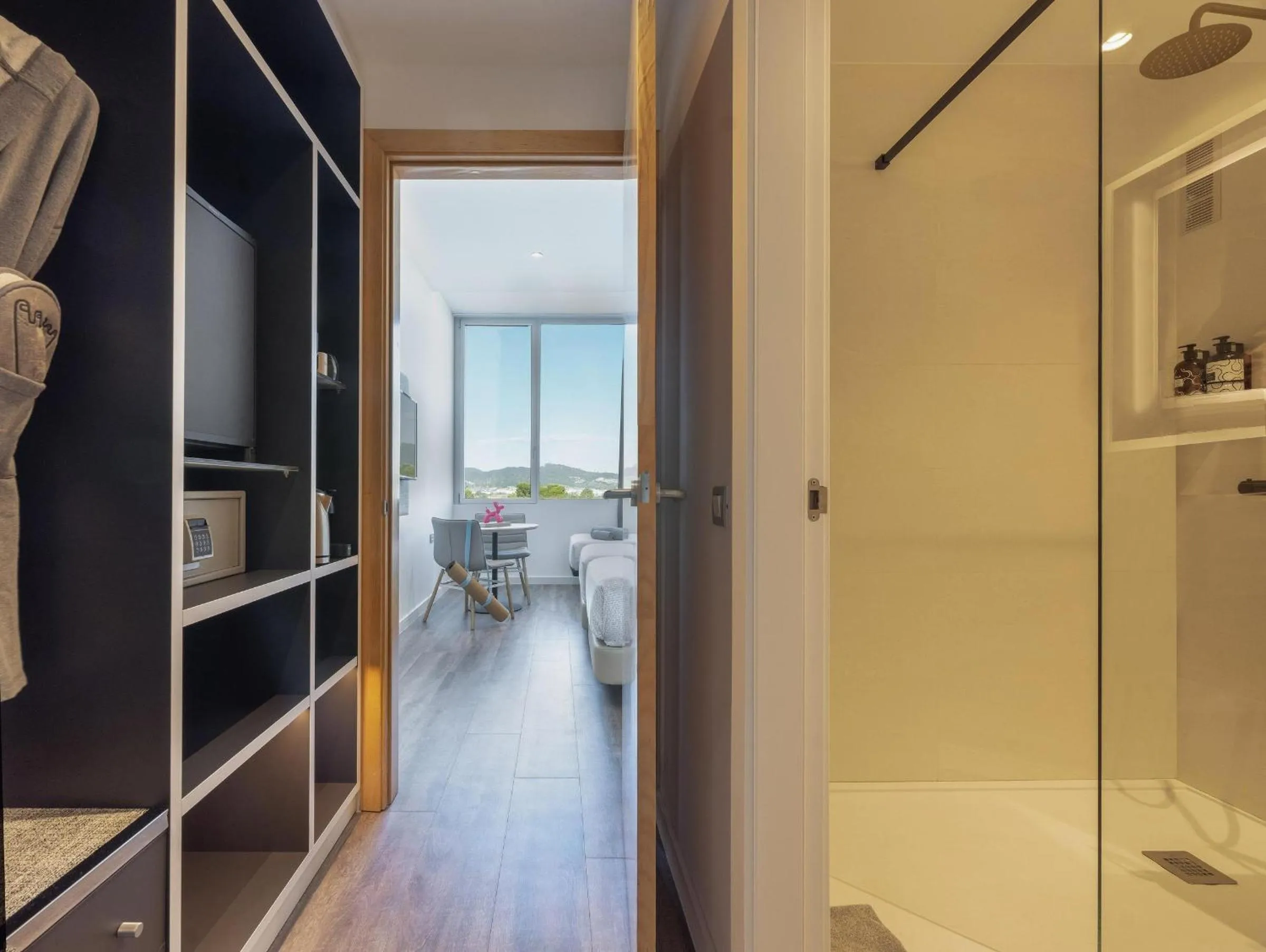 Bathroom in INNSiDE by Meliá Barcelona Aeropuerto