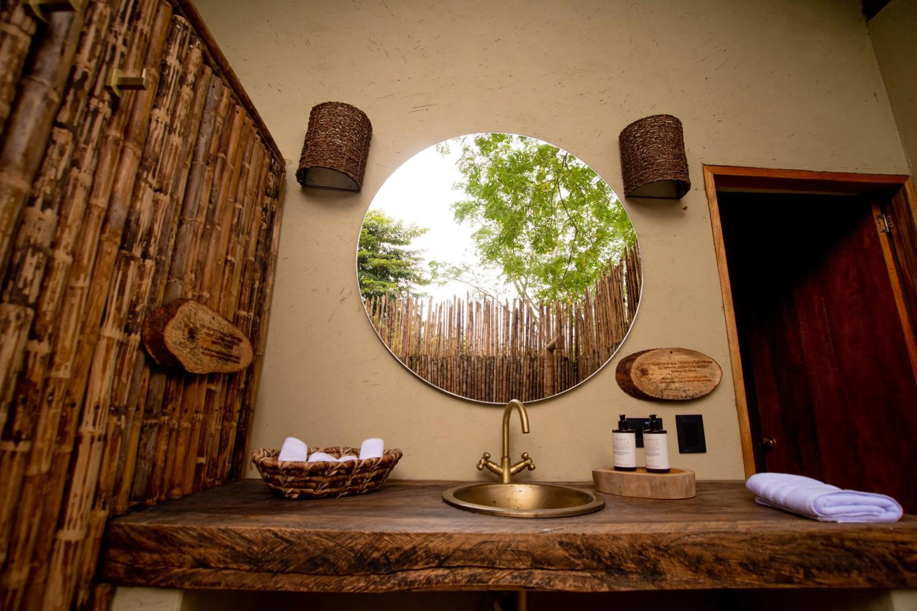 Open Air Bath in Nativa Refugio Escondido