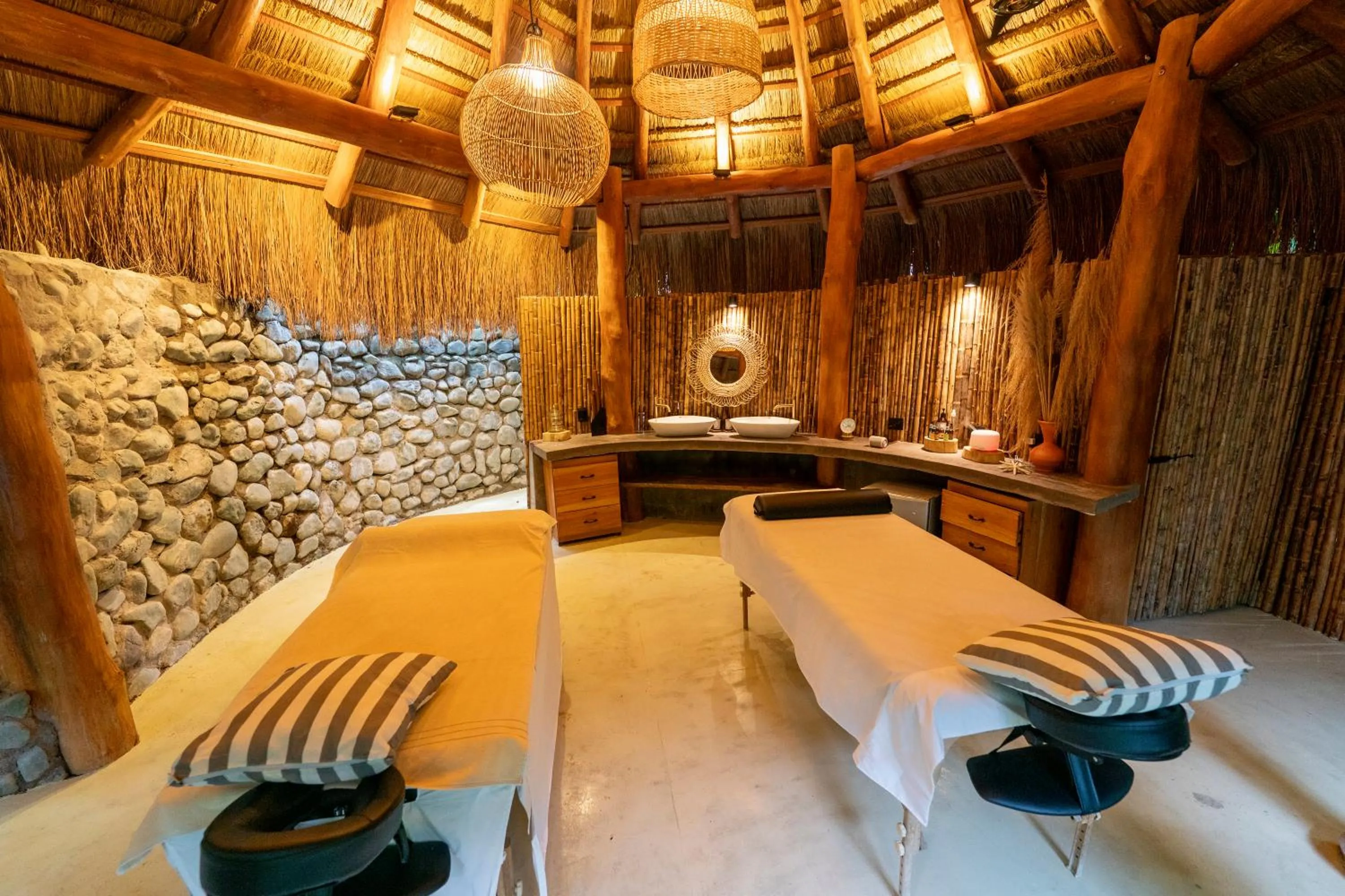 Massage in Nativa Refugio Escondido