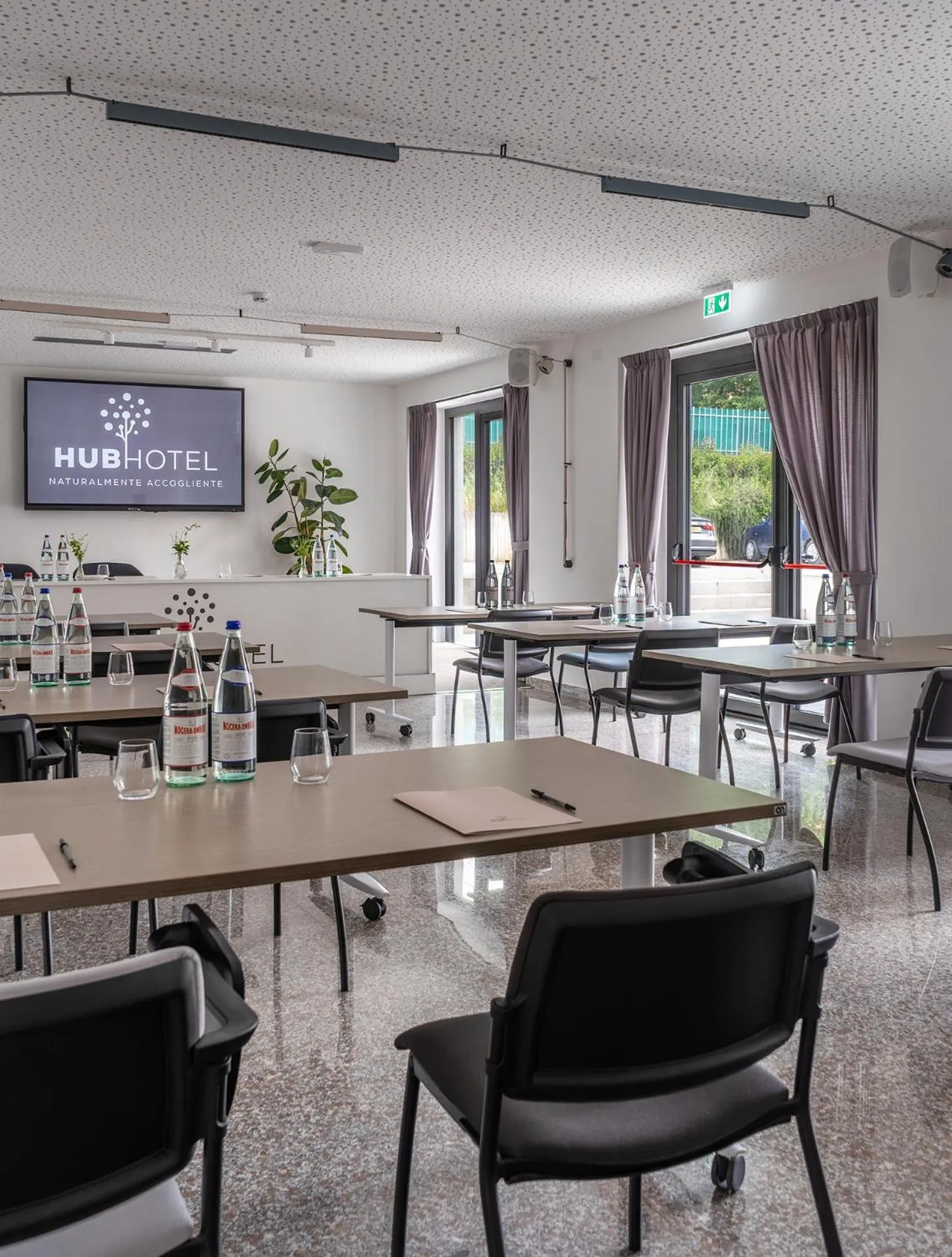 Business facilities in Hub Hotel