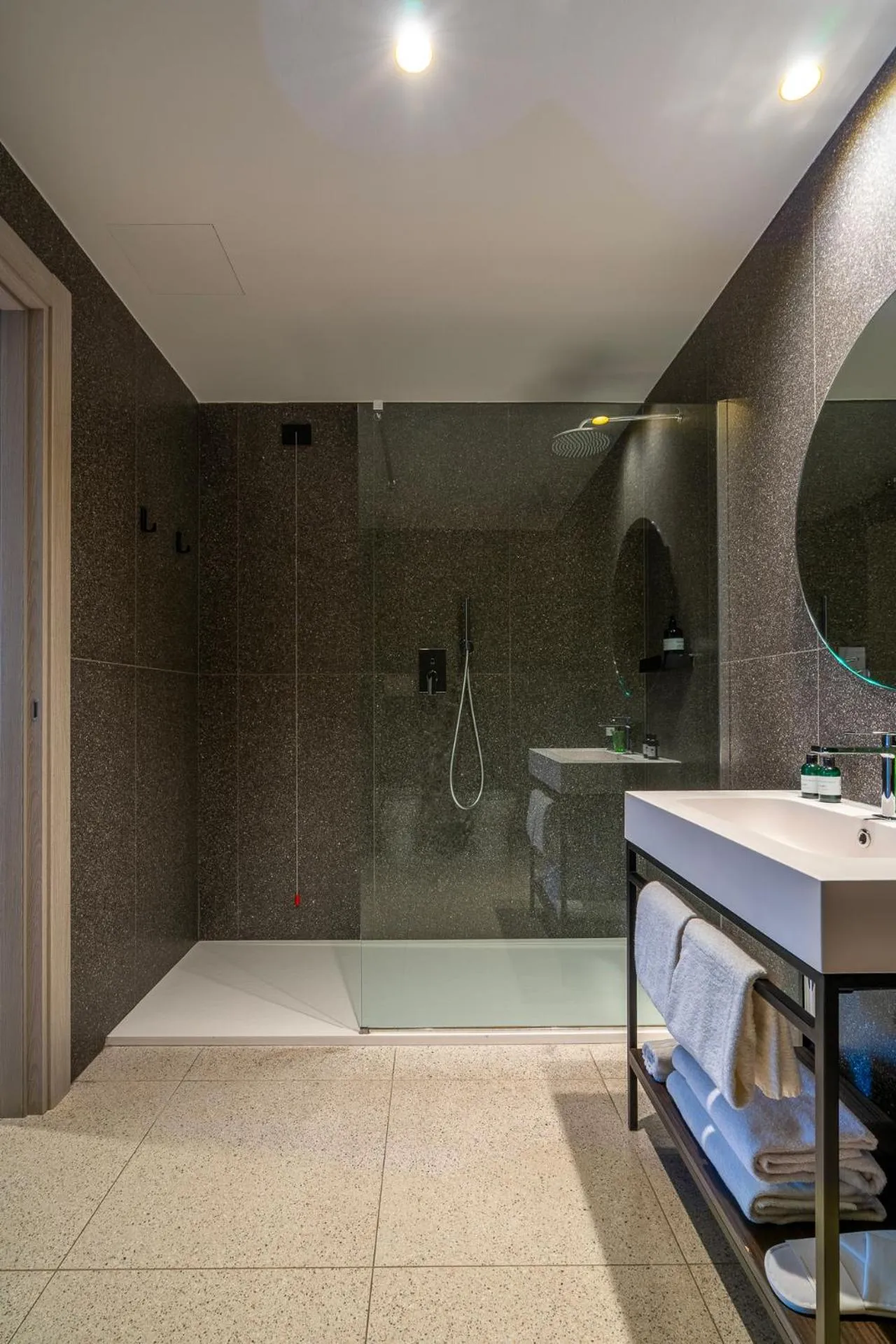 Shower in Hub Hotel