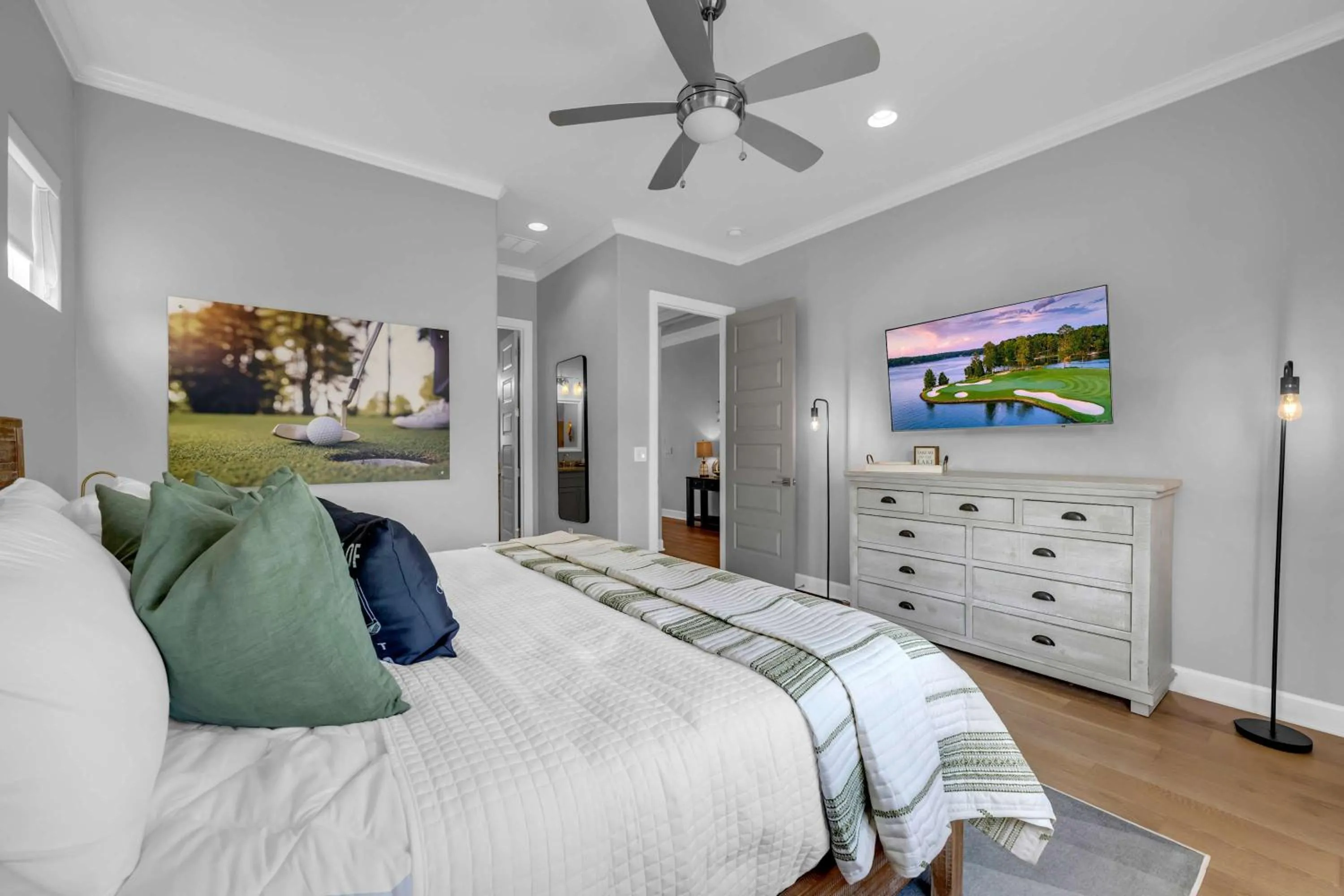 Bed in Luxury Waterfront Home with Swimming Pool Hot Tub and 2 Boat Slips