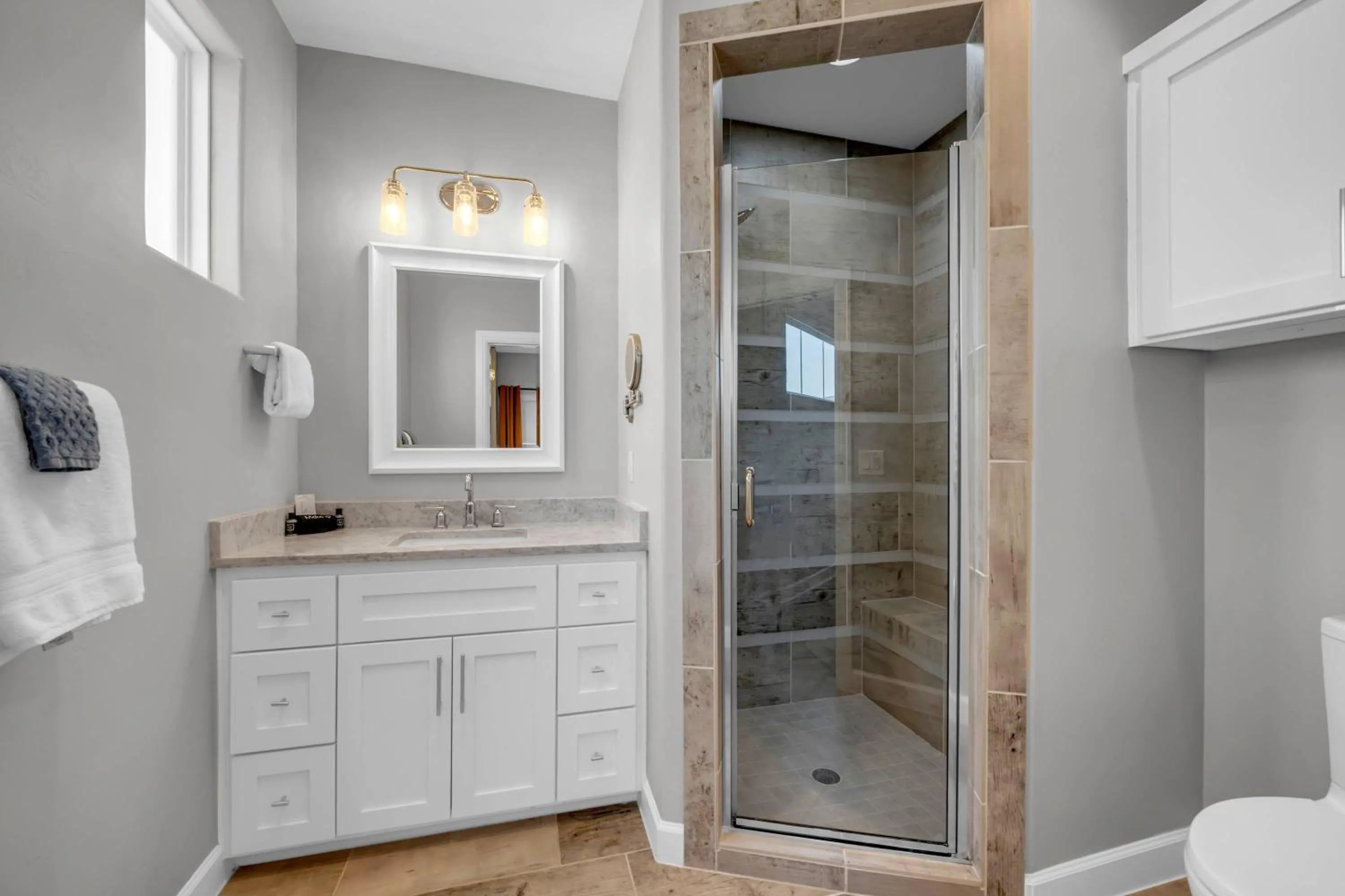 Luxury Waterfront Home with Swimming Pool Hot Tub and 2 Boat Slips