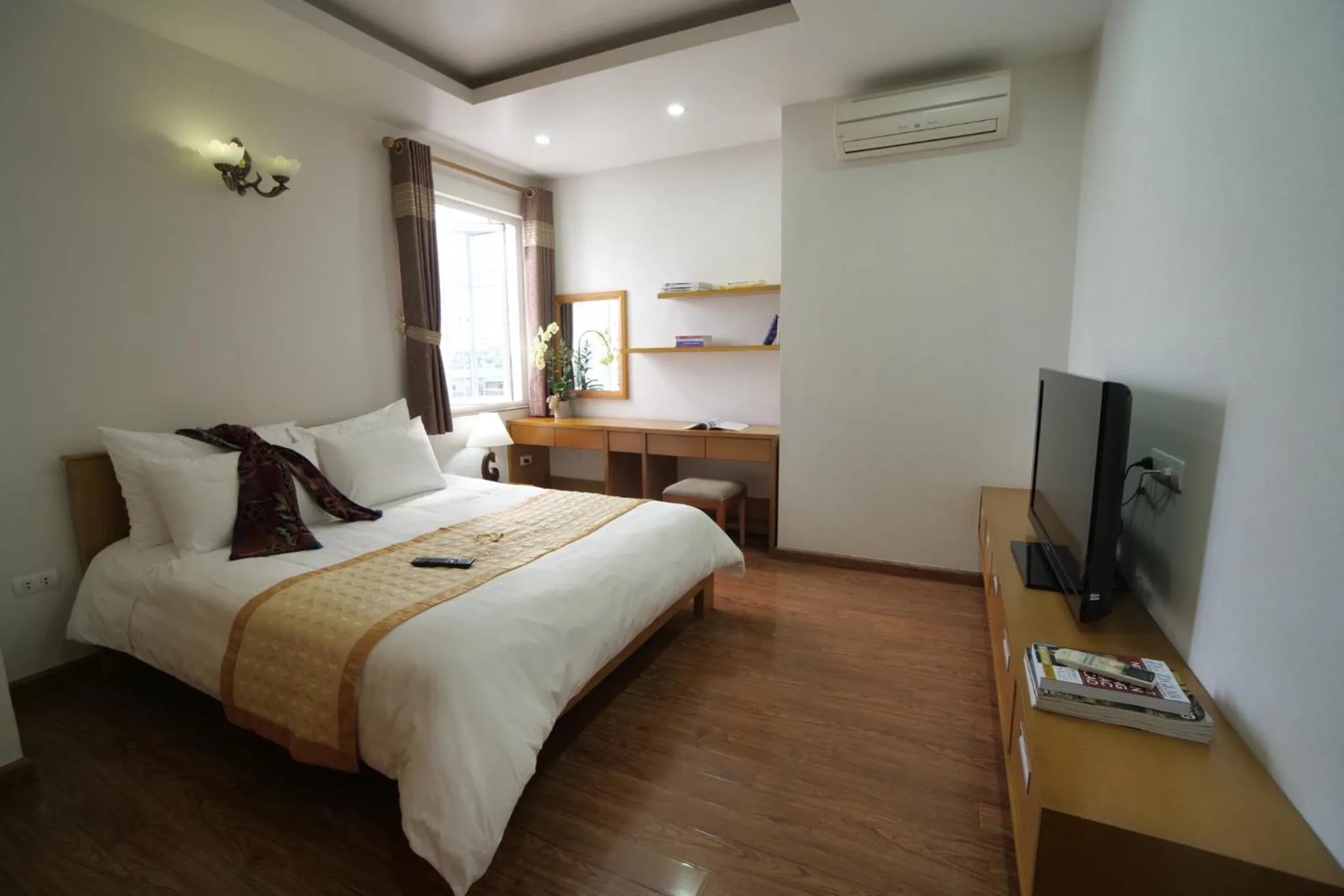 Bedroom, Bed in Trang Thanh Luxury Apartment