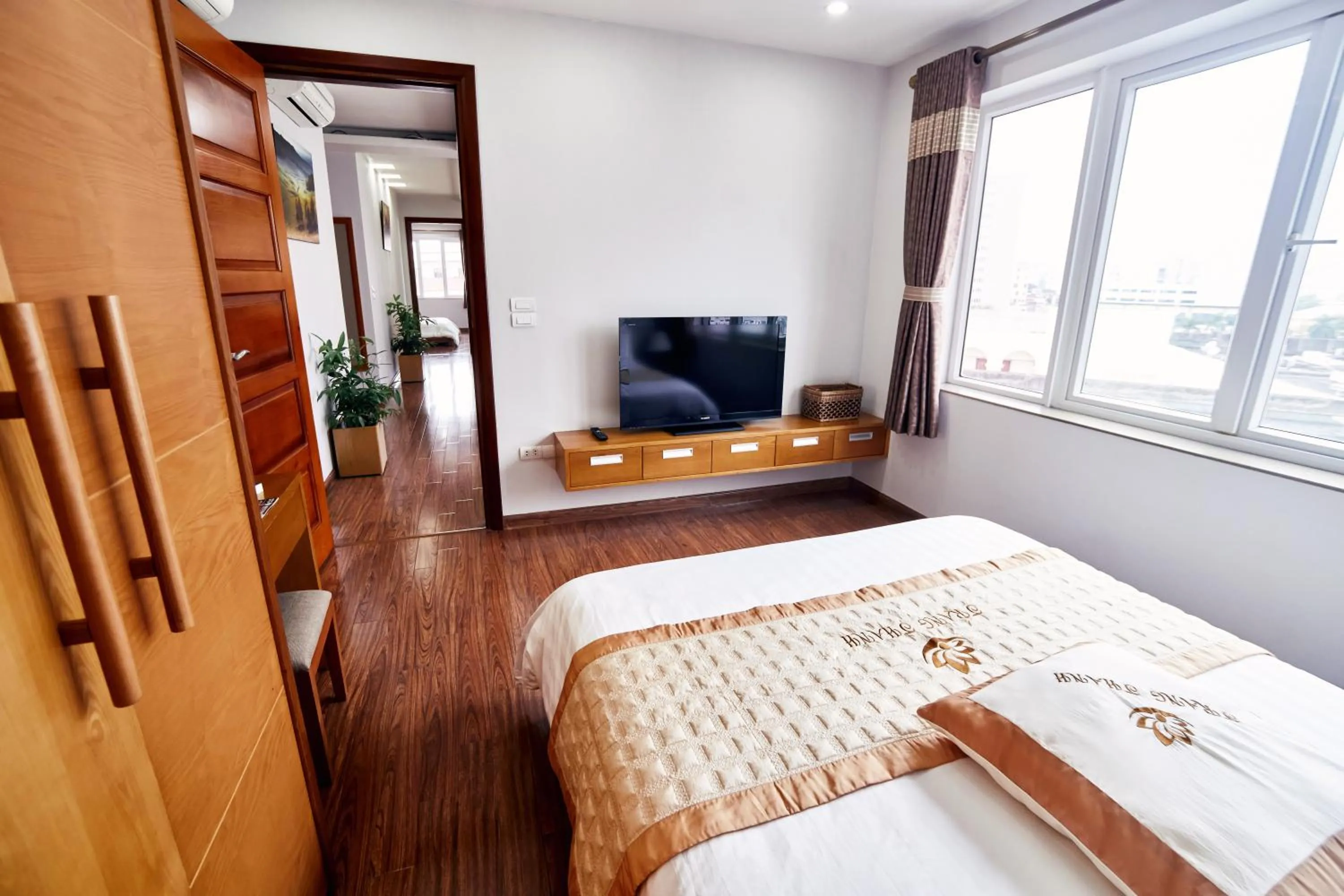 Bedroom, Bed in Trang Thanh Luxury Apartment