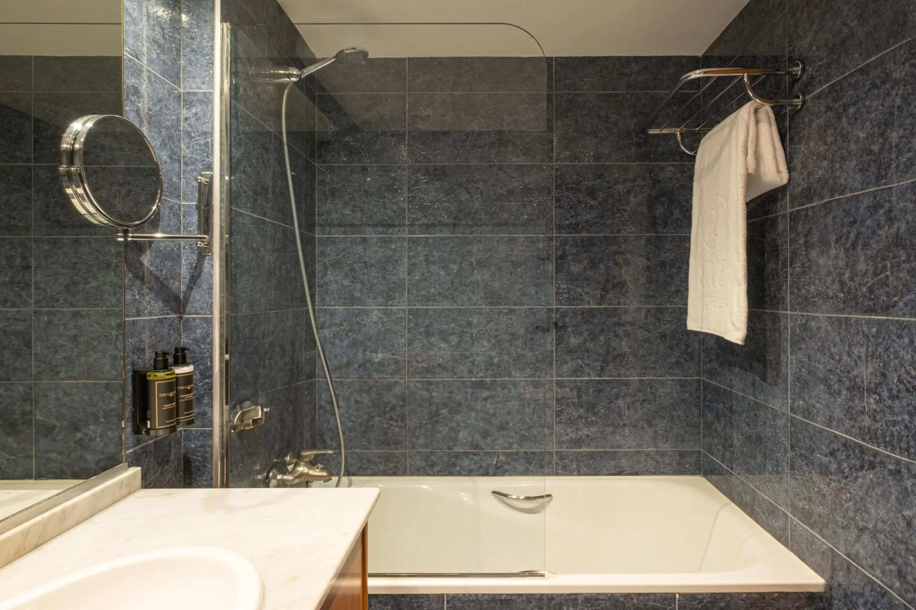 Bathroom in Exe Plaza Delicias