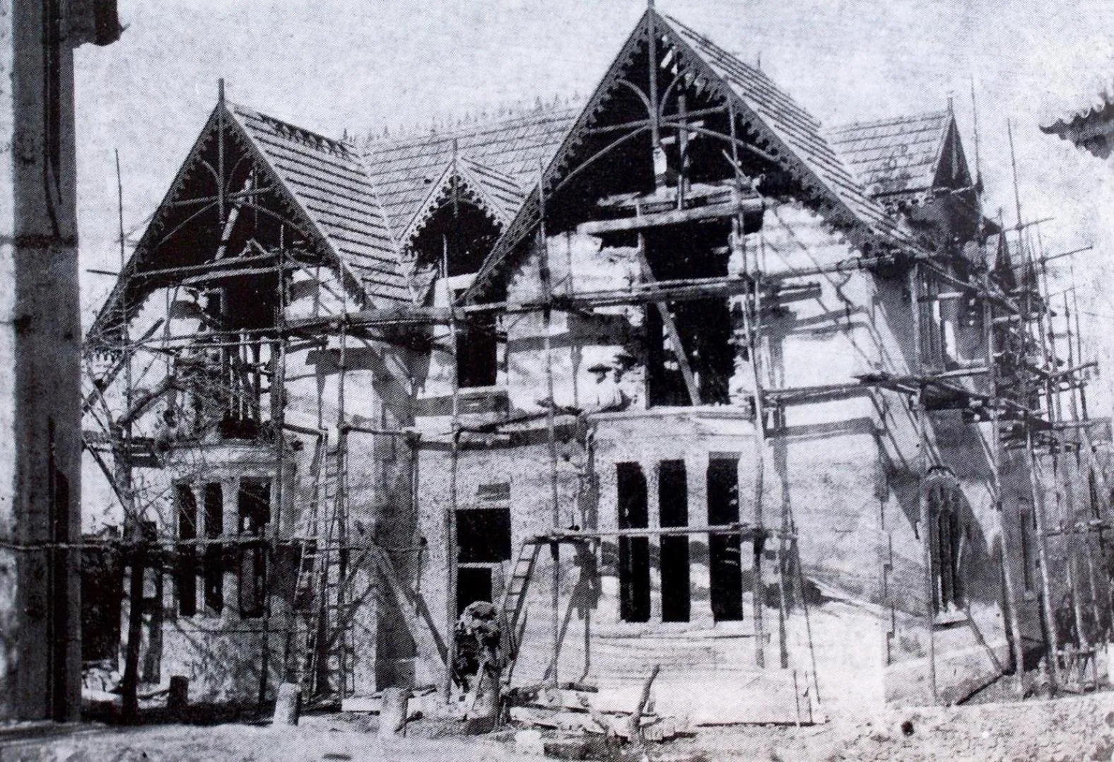 Property building in Chalet Vitorino