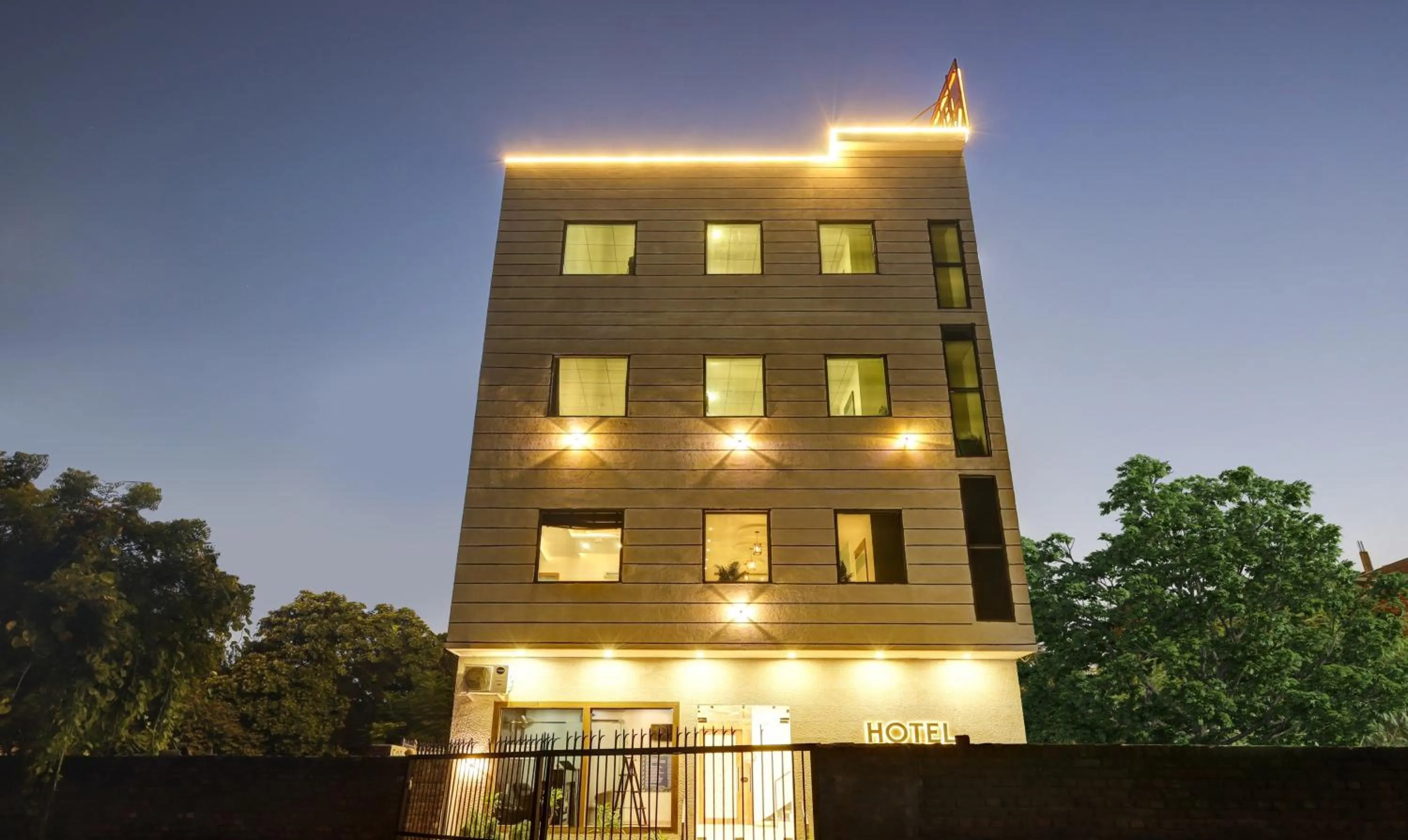 Property building in Itsy Hotels Vedansh
