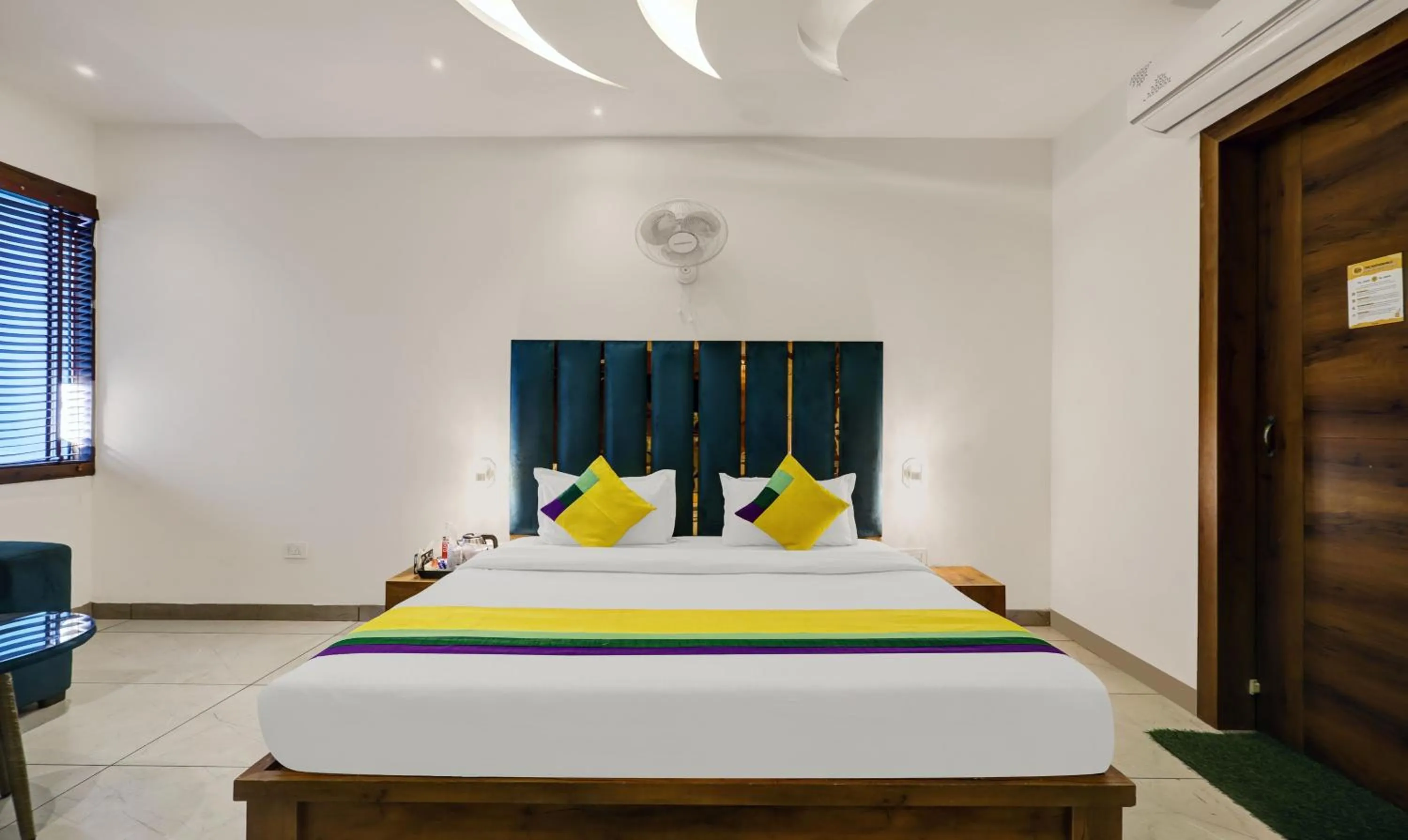 Bedroom, Bed in Itsy Hotels Vedansh