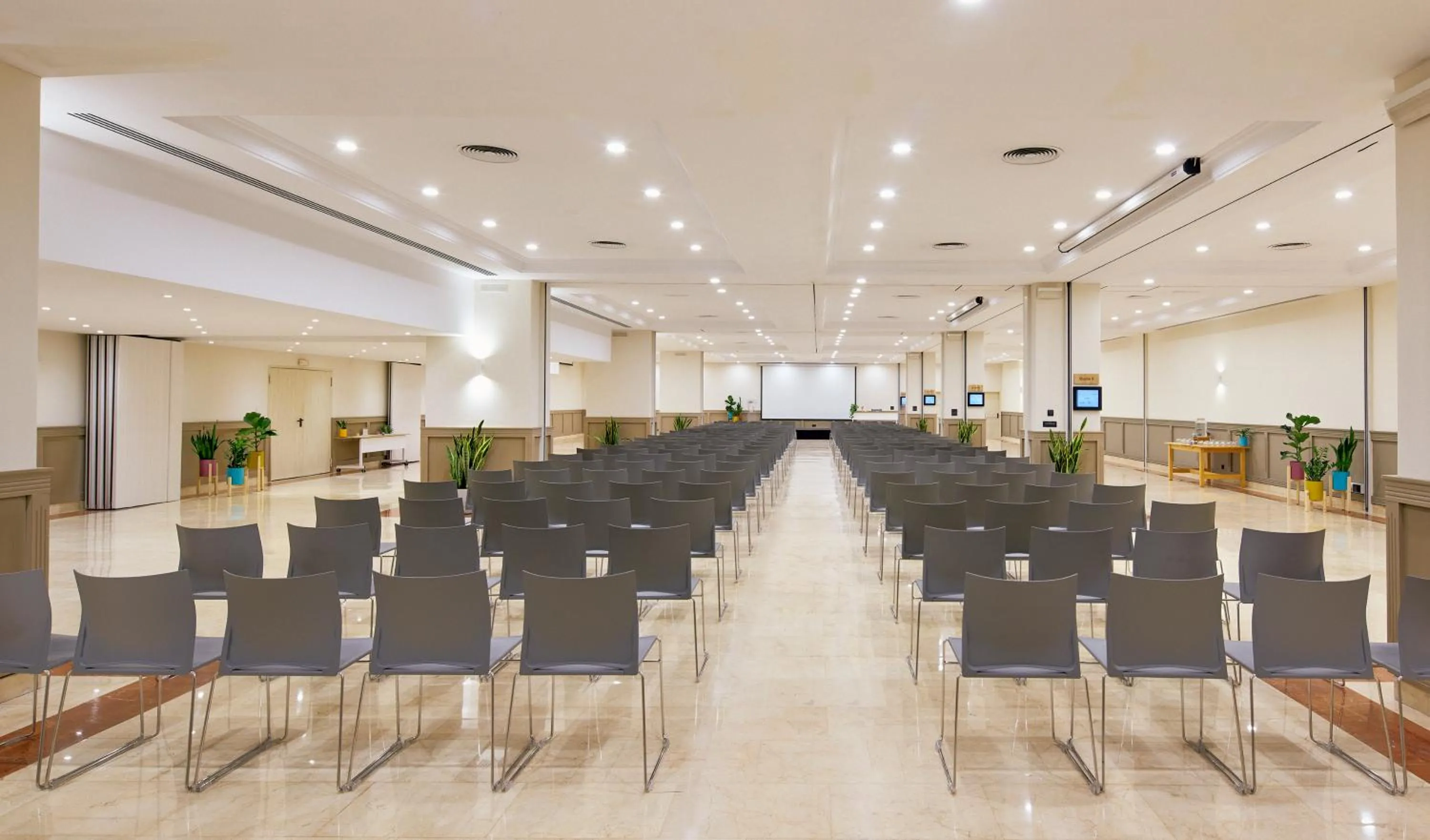 Meeting/conference room in INNSiDE by Meliá Barcelona Apolo