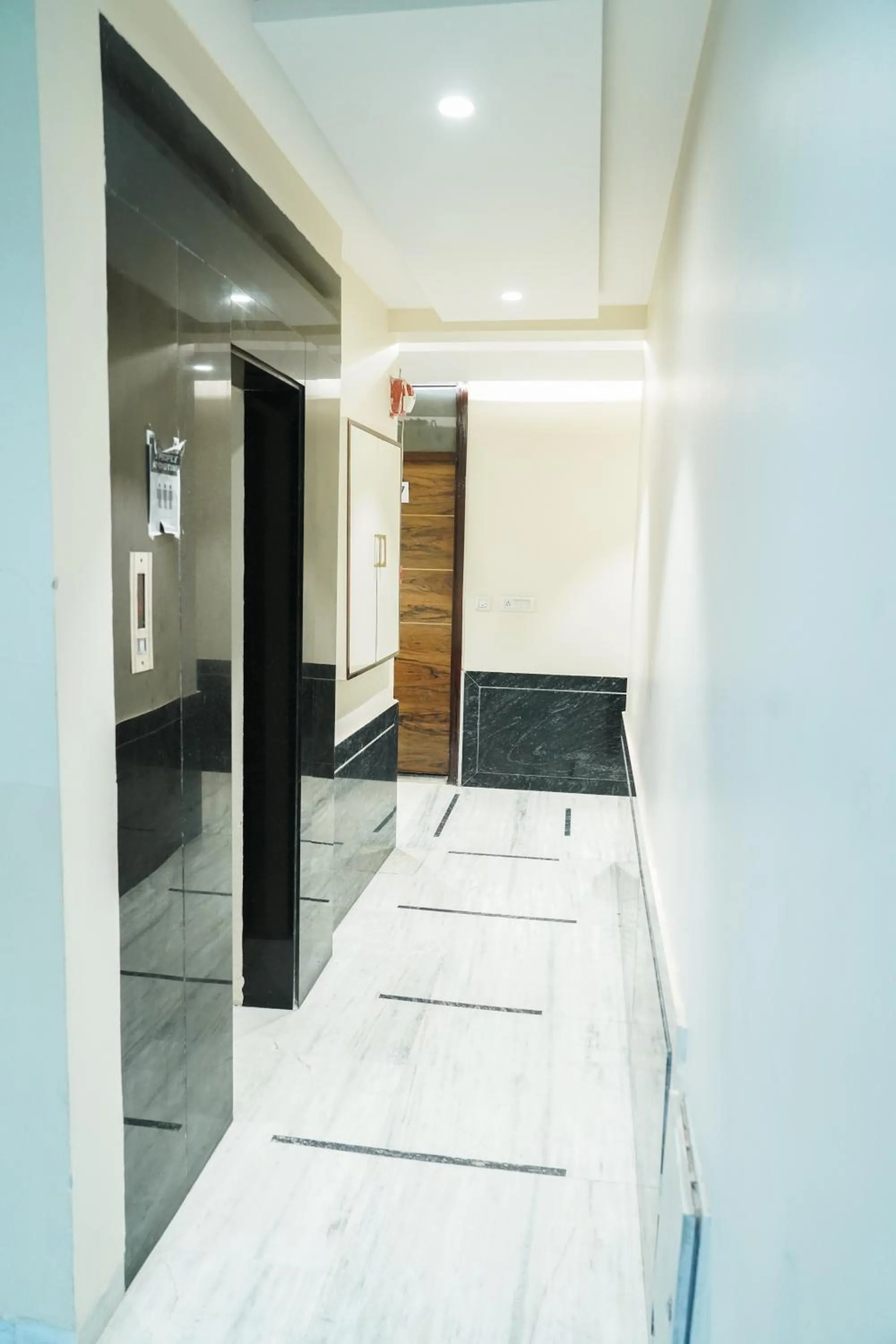 elevator in Hotel Batra Home Nizamuddin