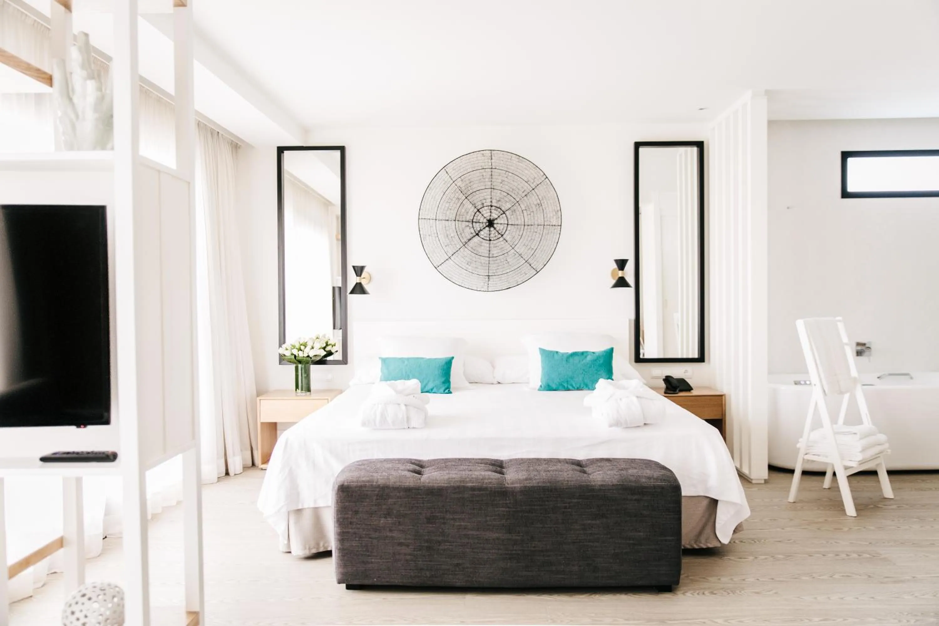 Photo of the whole room, Bed in Hotel Almirante