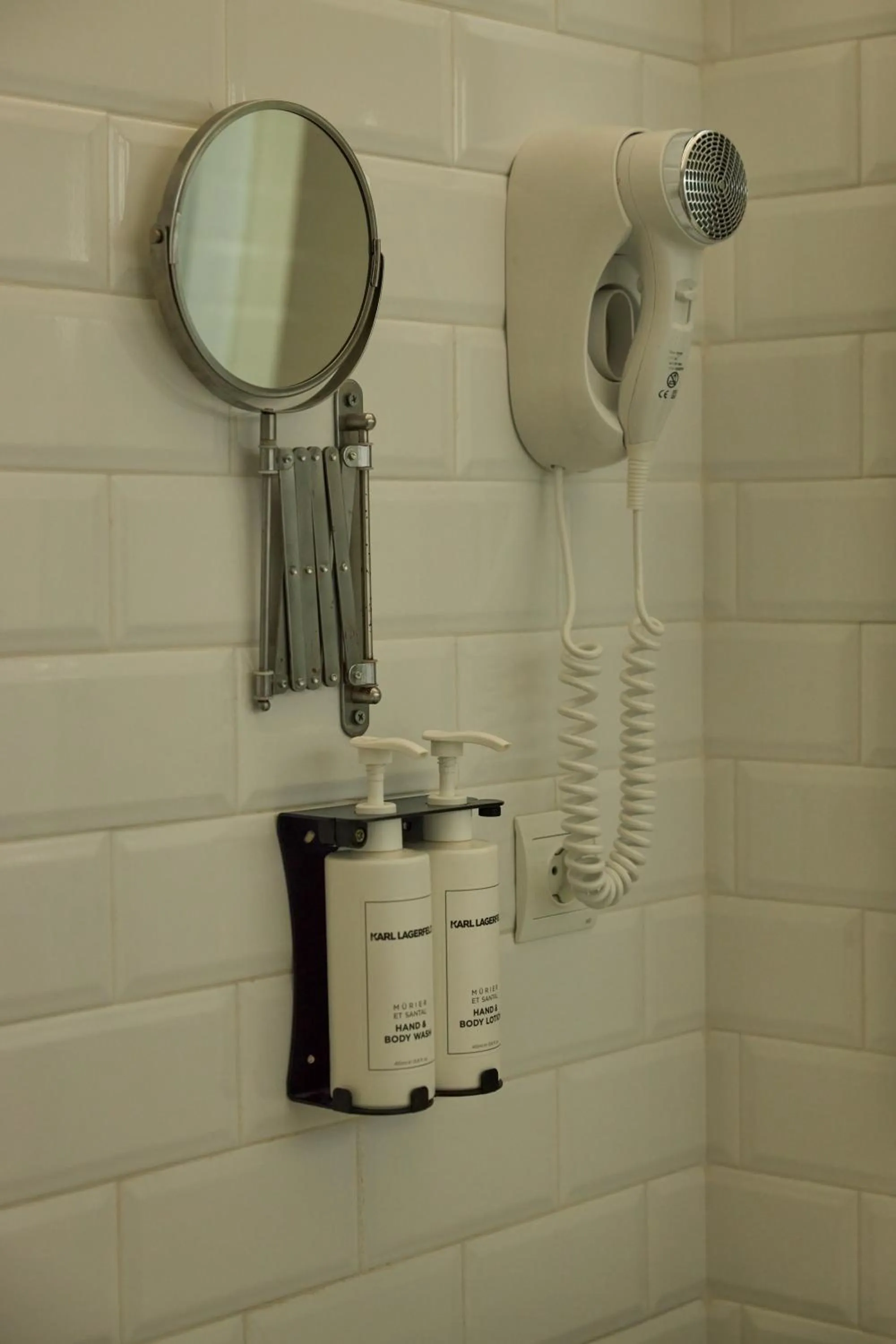 Bathroom in Hotel Almirante