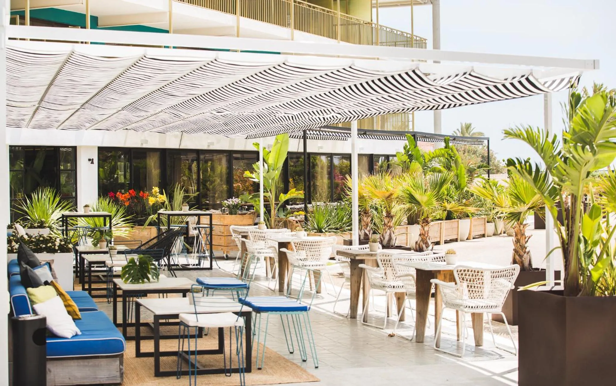 Patio in Hotel Almirante