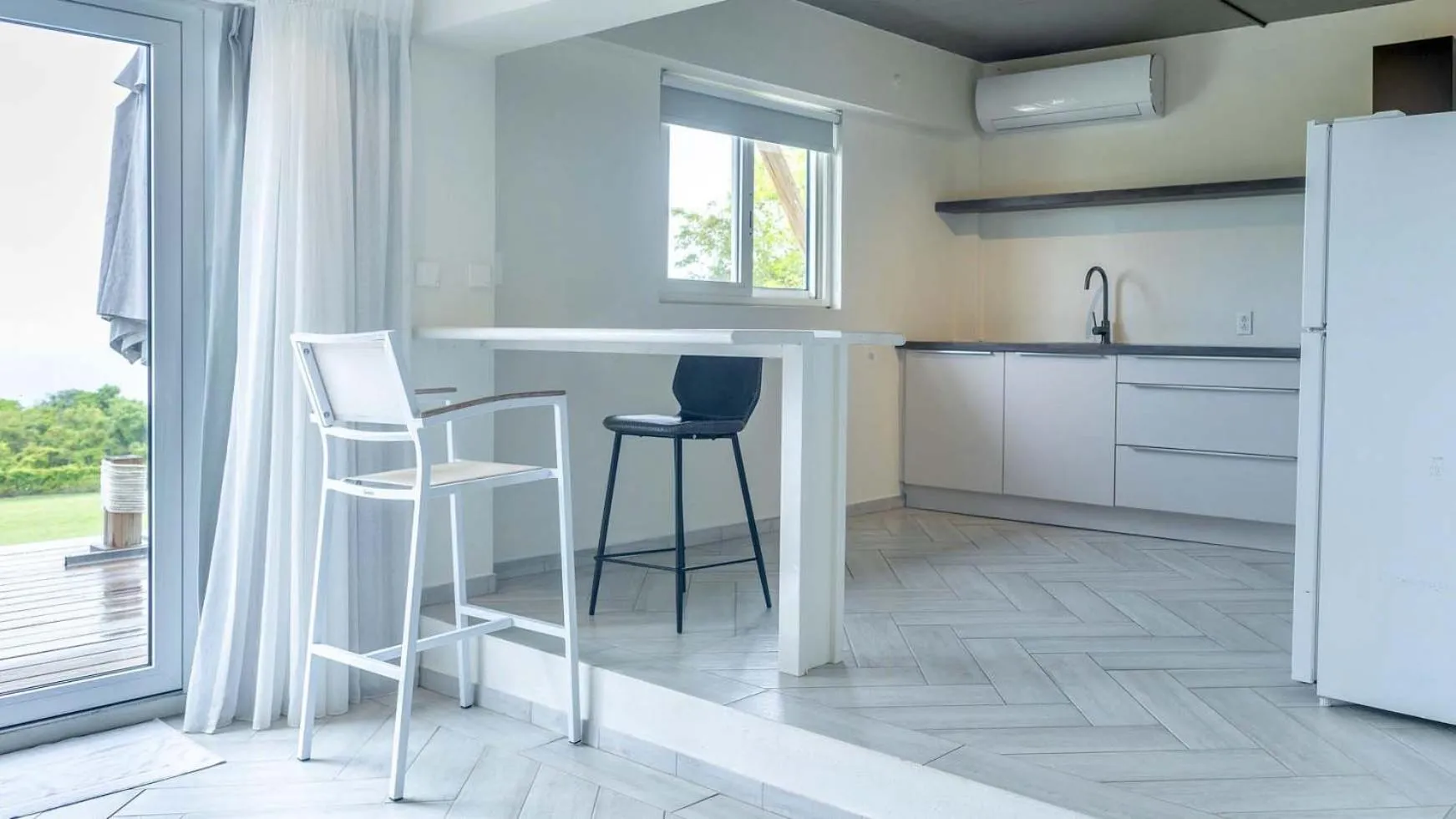 Kitchen or kitchenette in Quill Gardens Boutique Hotel