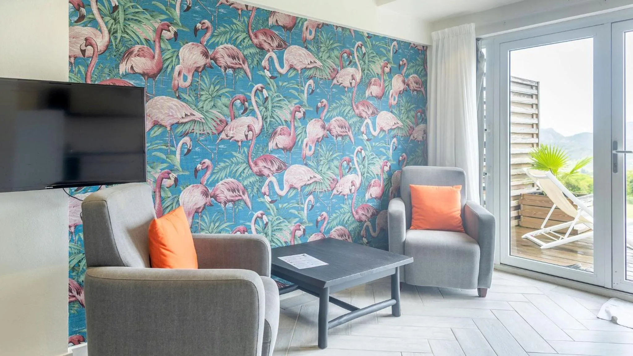 TV and multimedia in Quill Gardens Boutique Hotel