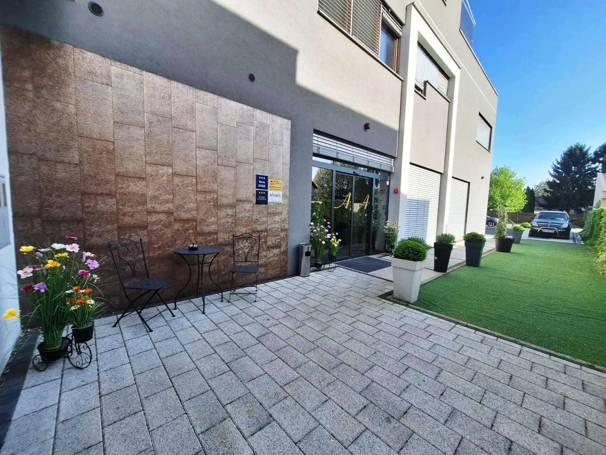 Facade/entrance in Arcobaleno Apartments & Rooms