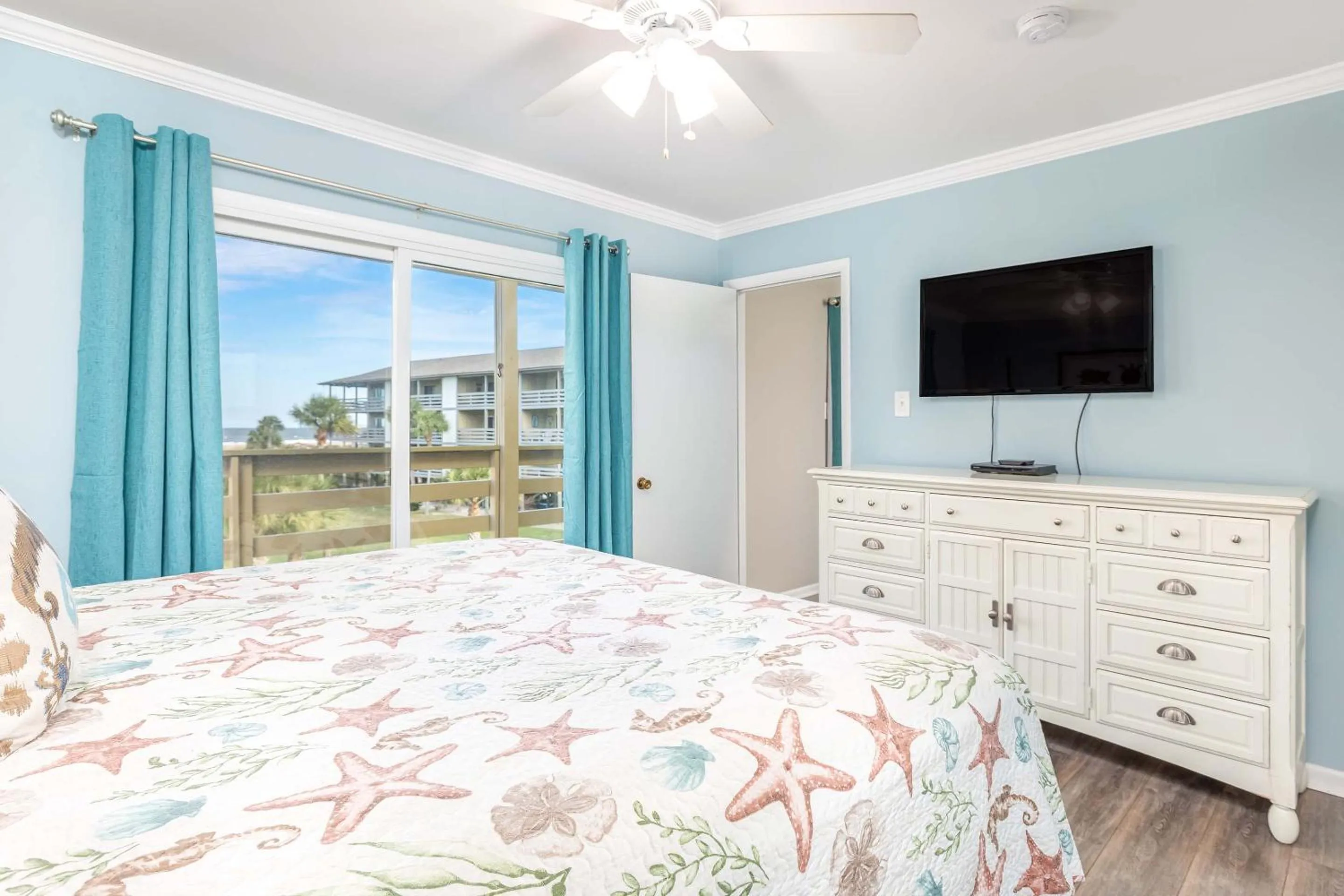 Bed in Lighthouse Point 29B