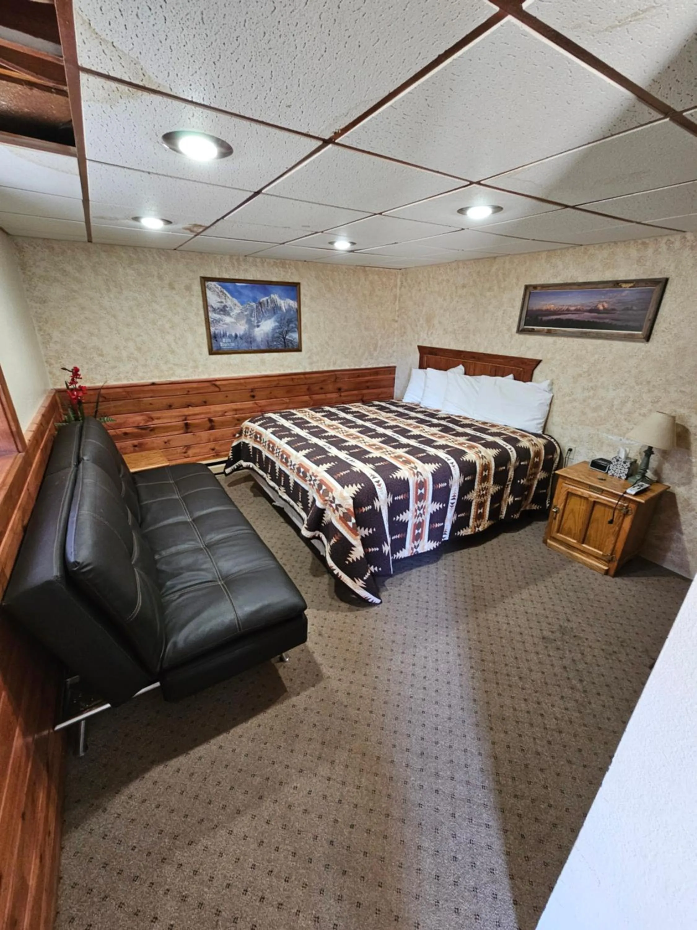 Bed in The Hulett Motel