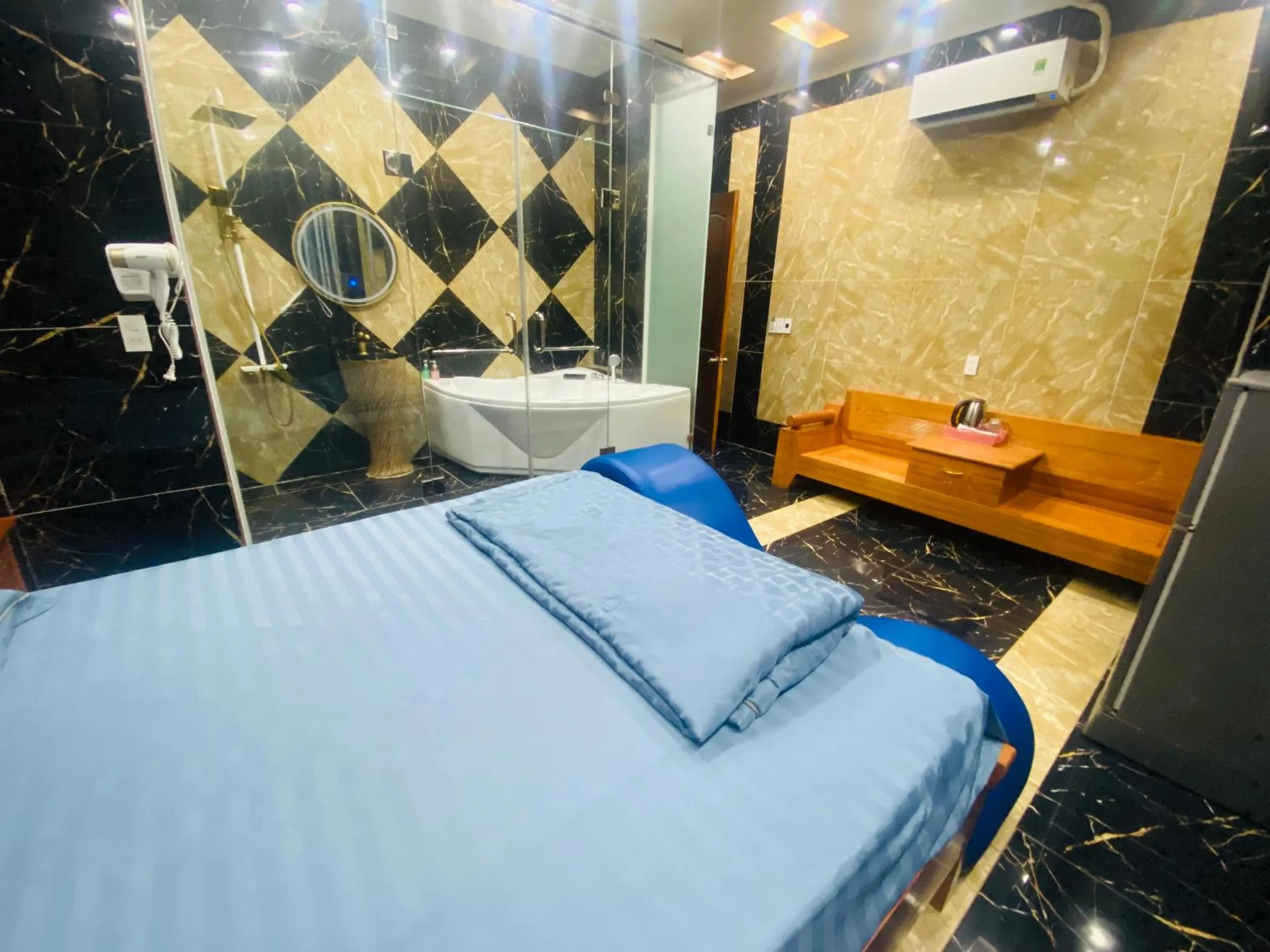 Bedroom, Bed in Khách Sạn Khánh Bình - Bình Dương