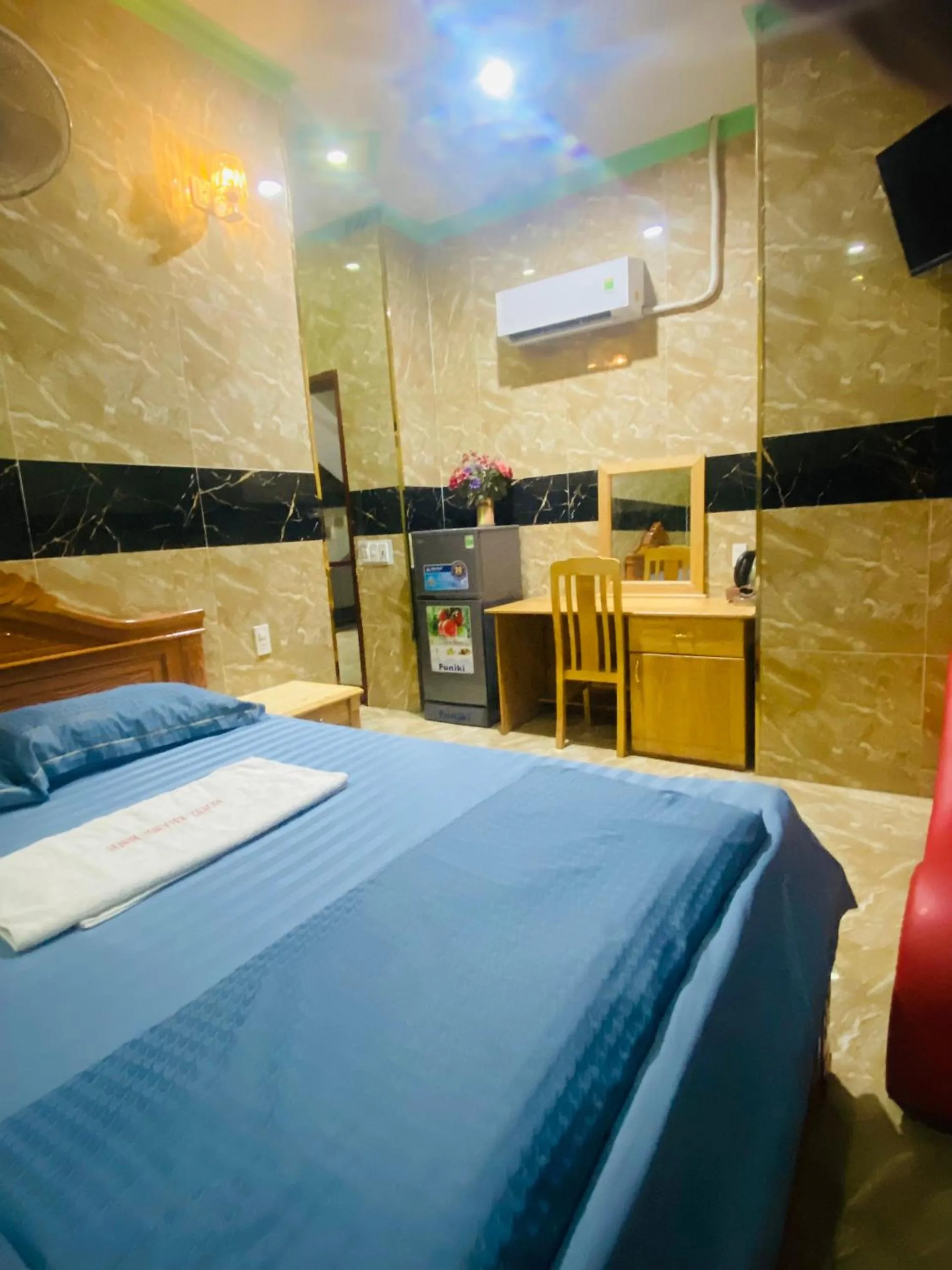 Bedroom, Bed in Khách Sạn Khánh Bình - Bình Dương