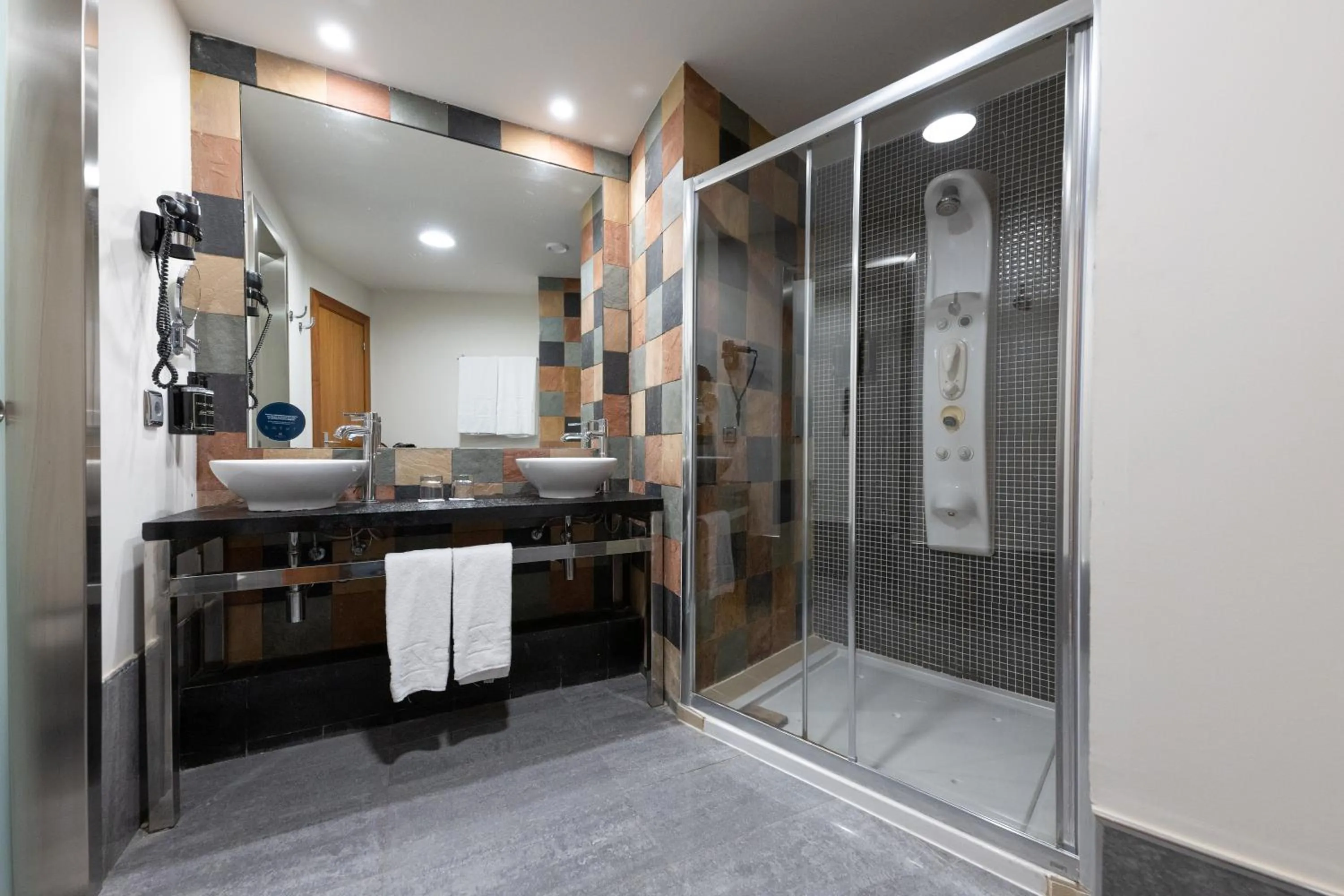 Shower in Eurostars Las Salinas