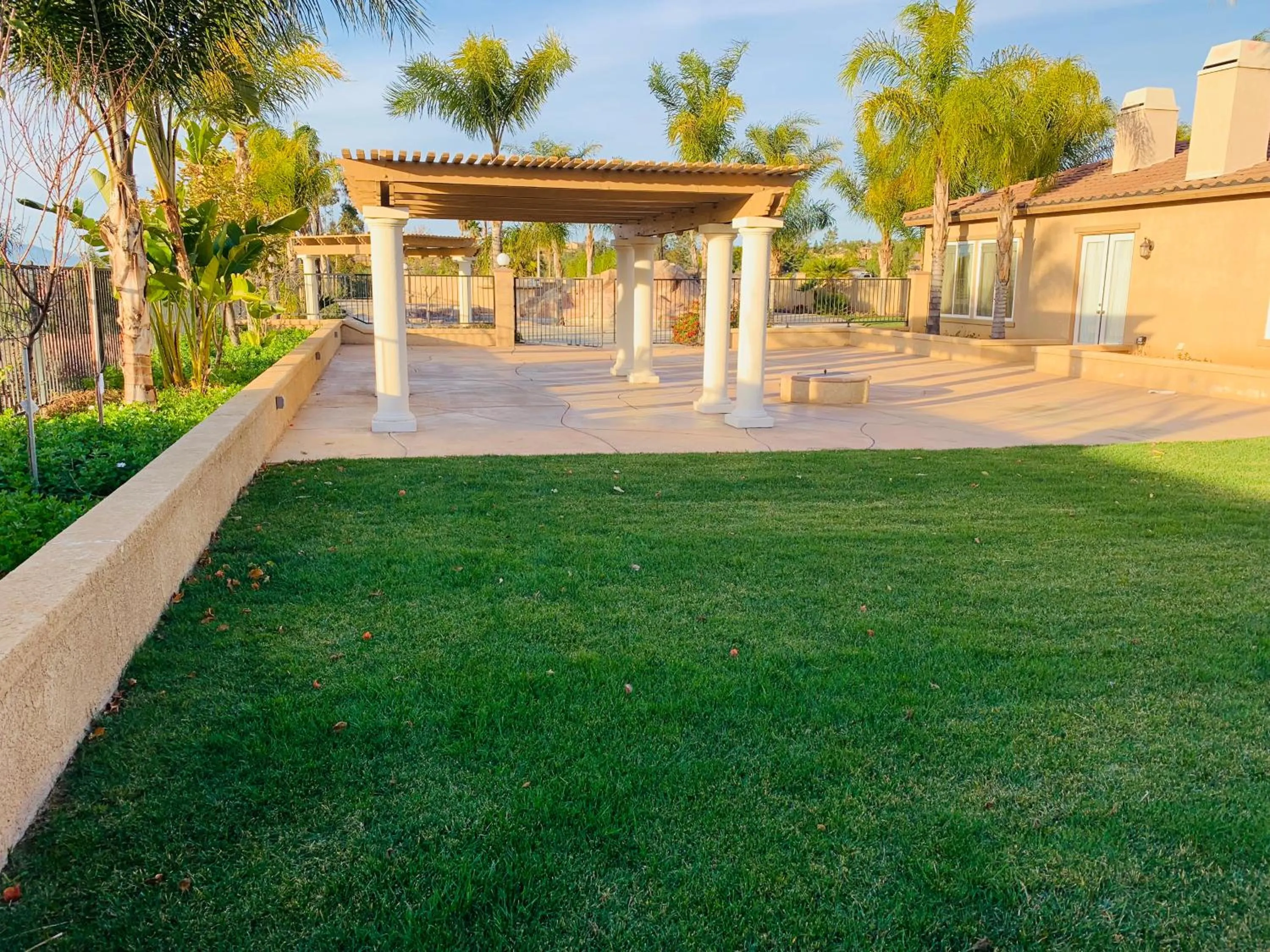 Garden in High End Triplex with Pool