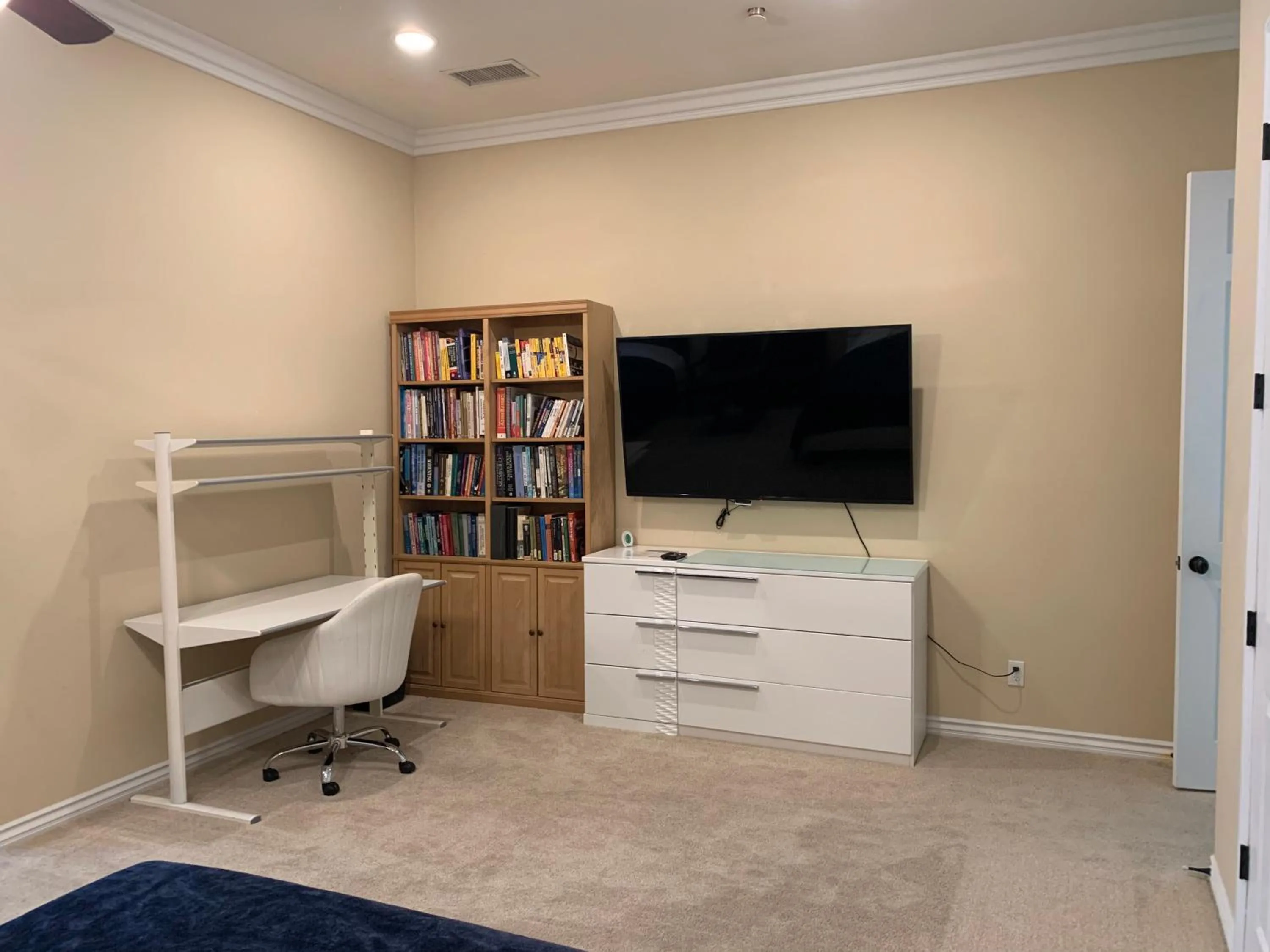 Library in High End Triplex with Pool