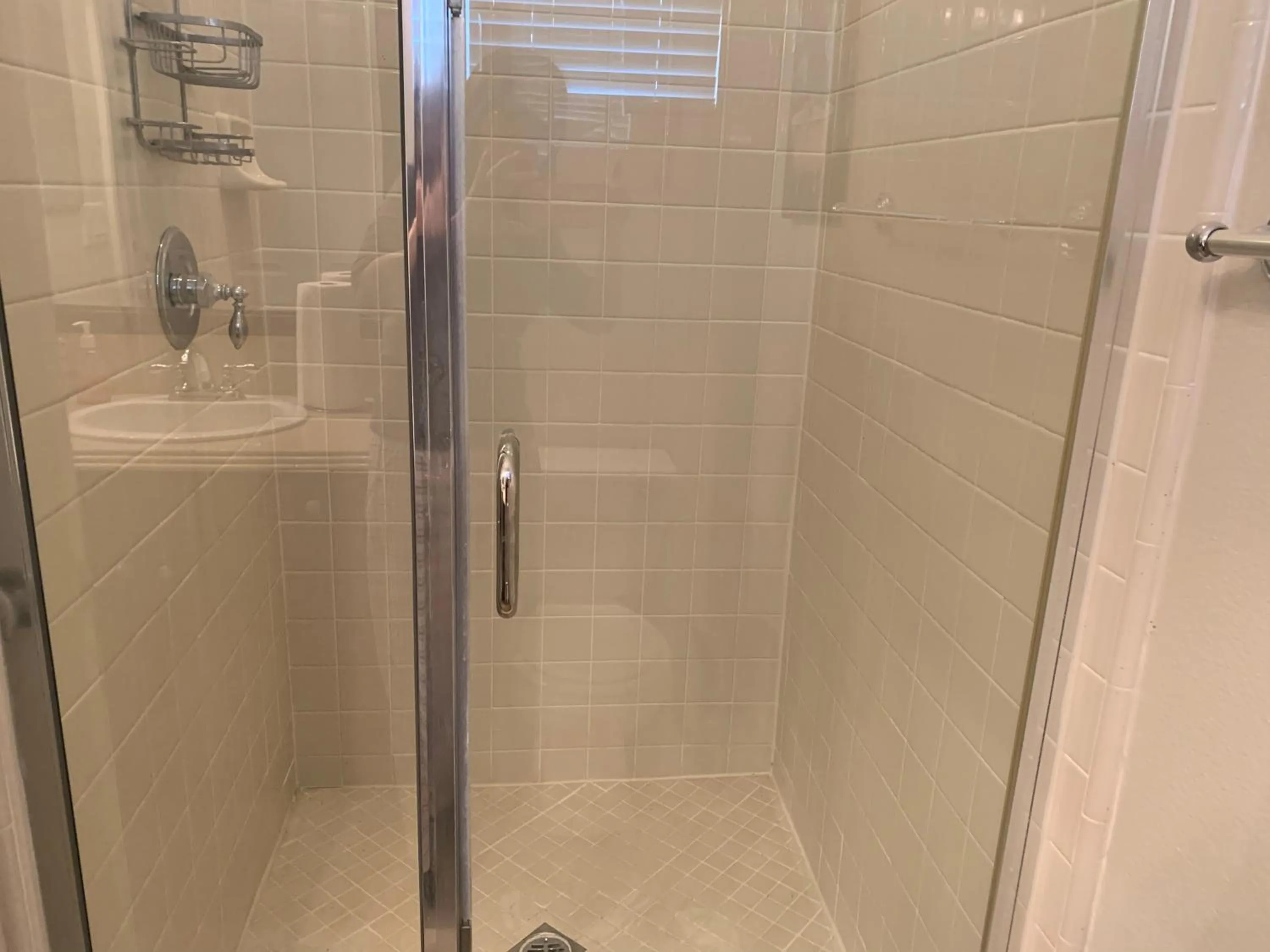 Shower in High End Triplex with Pool