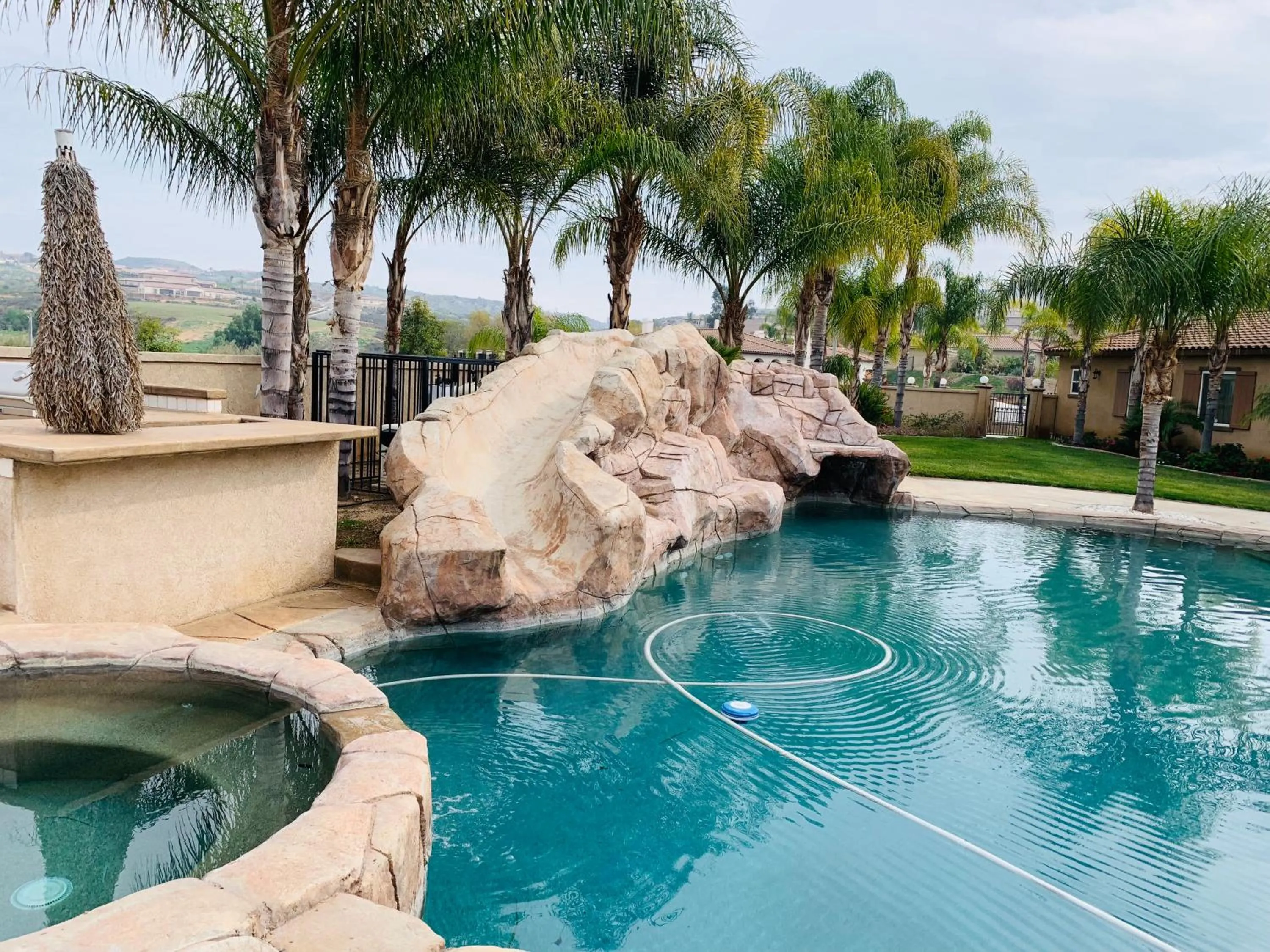 Hot Tub in High End Triplex with Pool