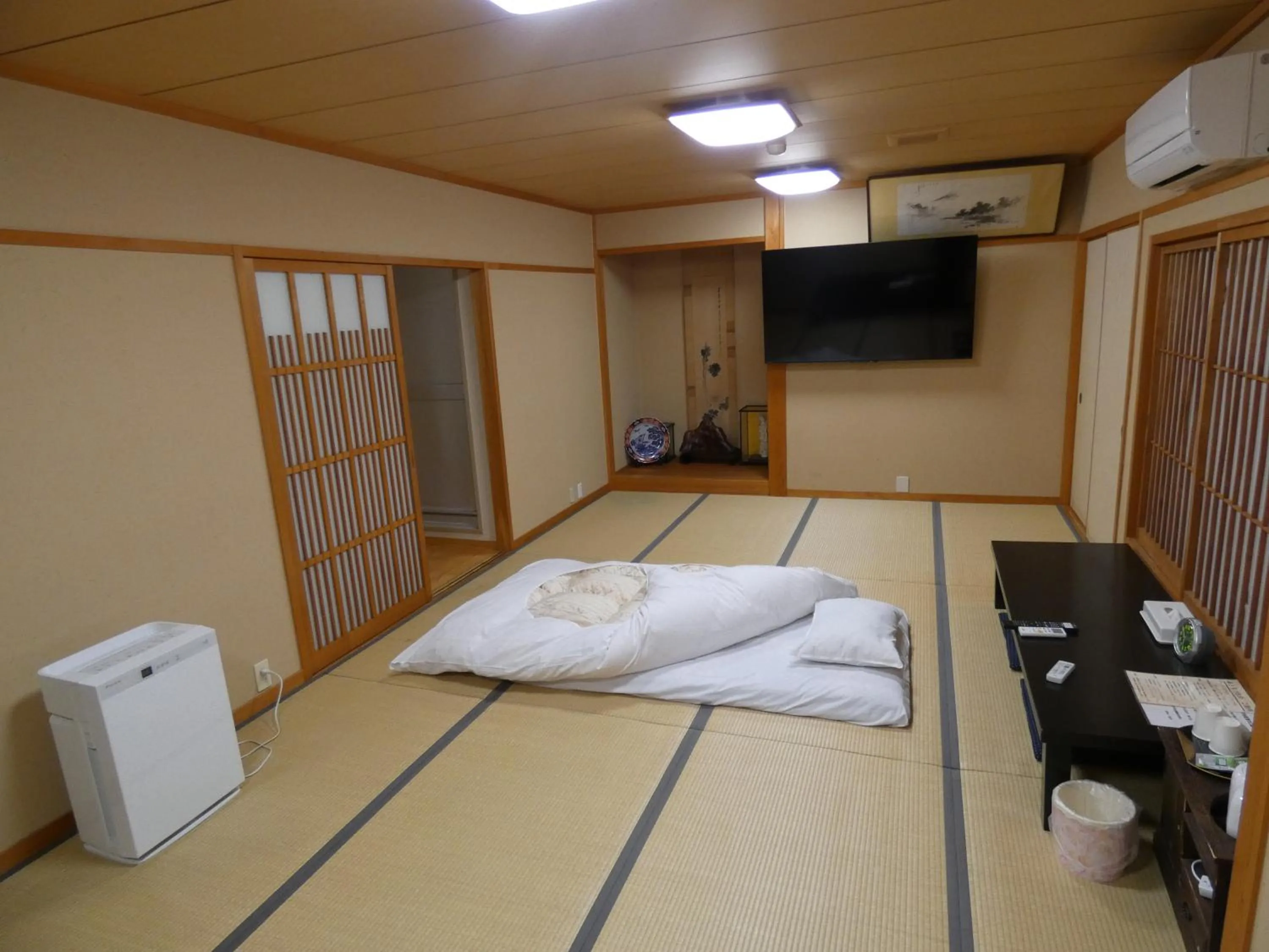 Photo of the whole room, Bed in Hotel Tsuchiya