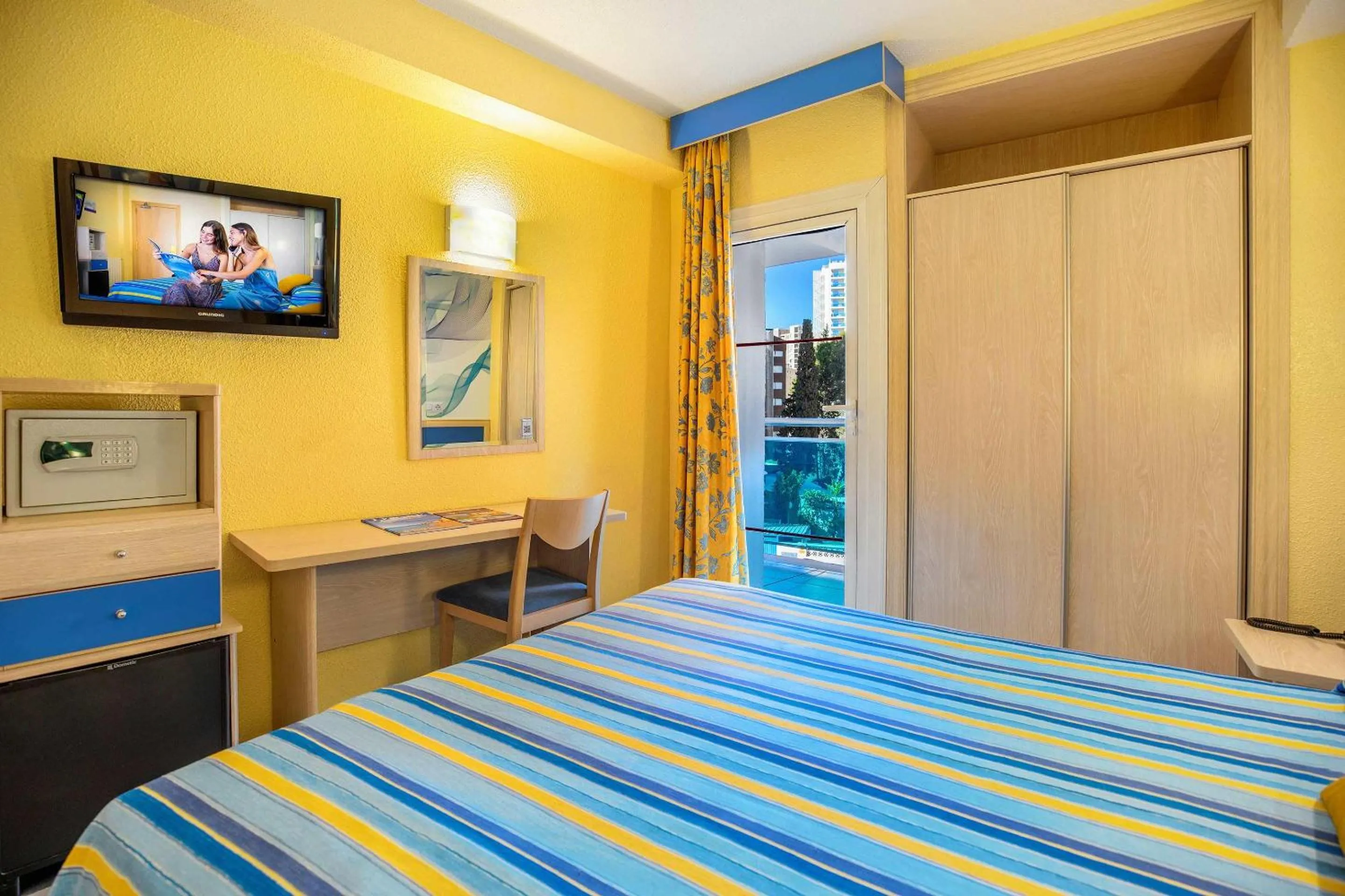 Photo of the whole room, Bed in Hotel Servigroup Rialto