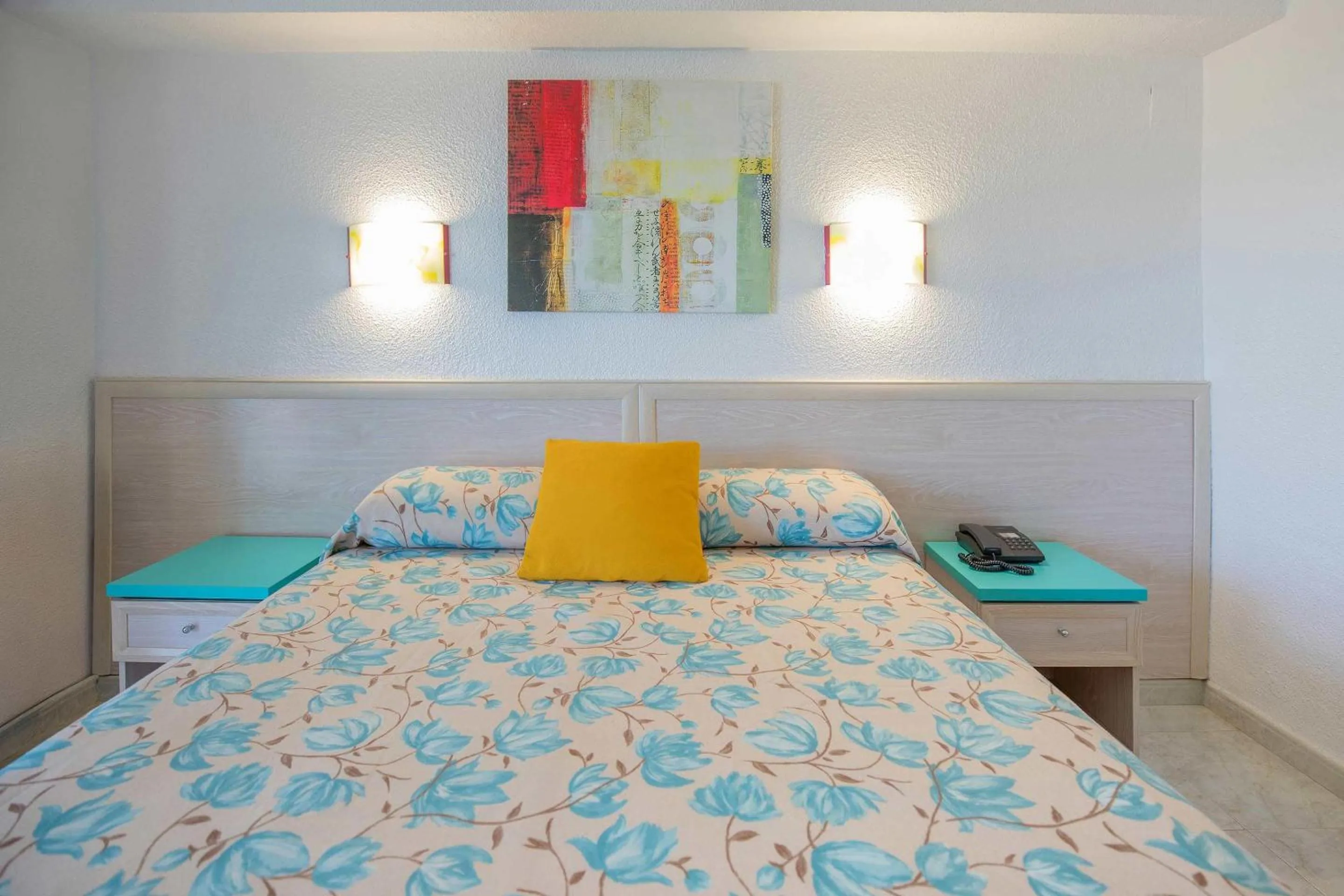 Photo of the whole room, Bed in Hotel Servigroup Torre Dorada