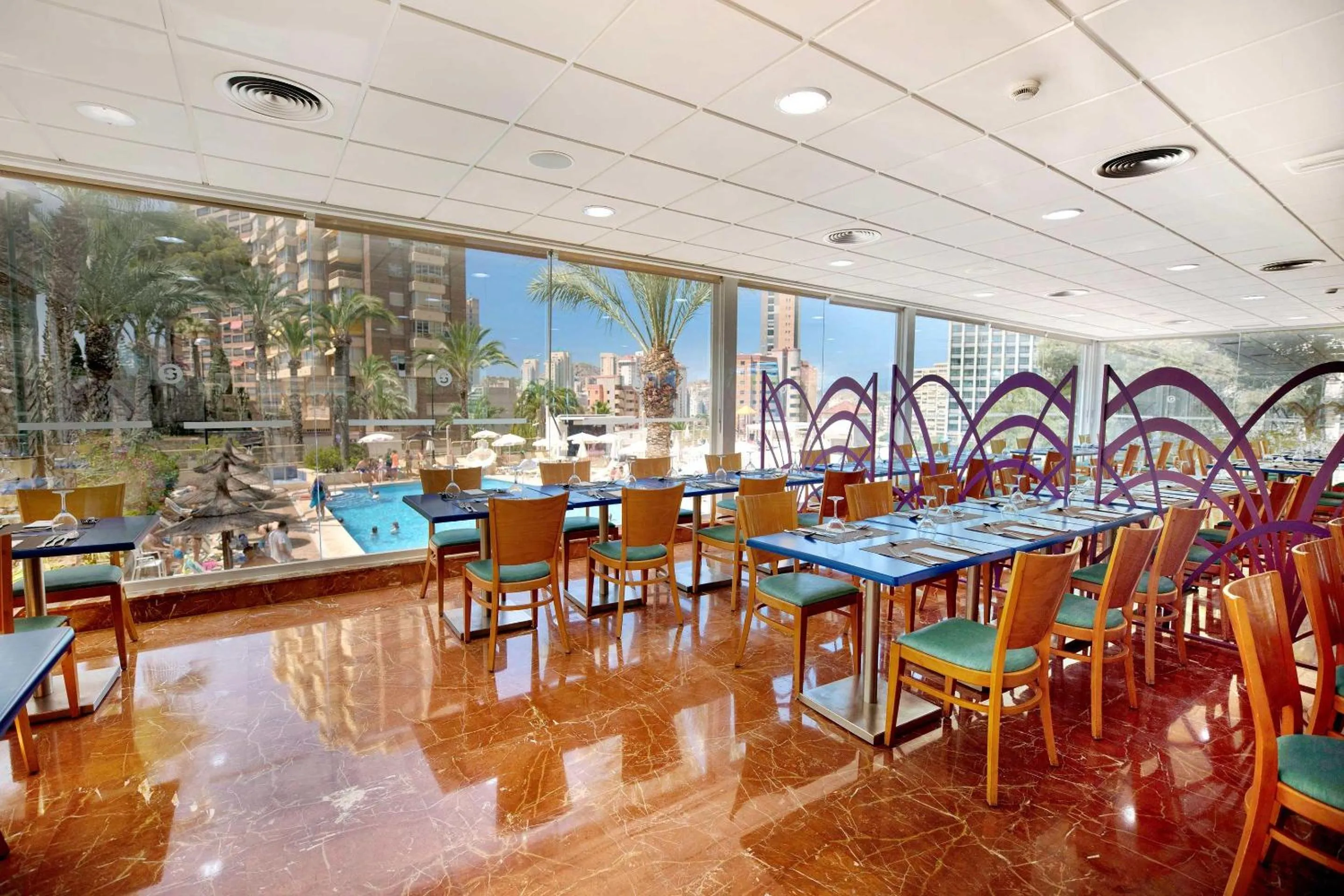 Restaurant/places to eat in Hotel Servigroup Torre Dorada